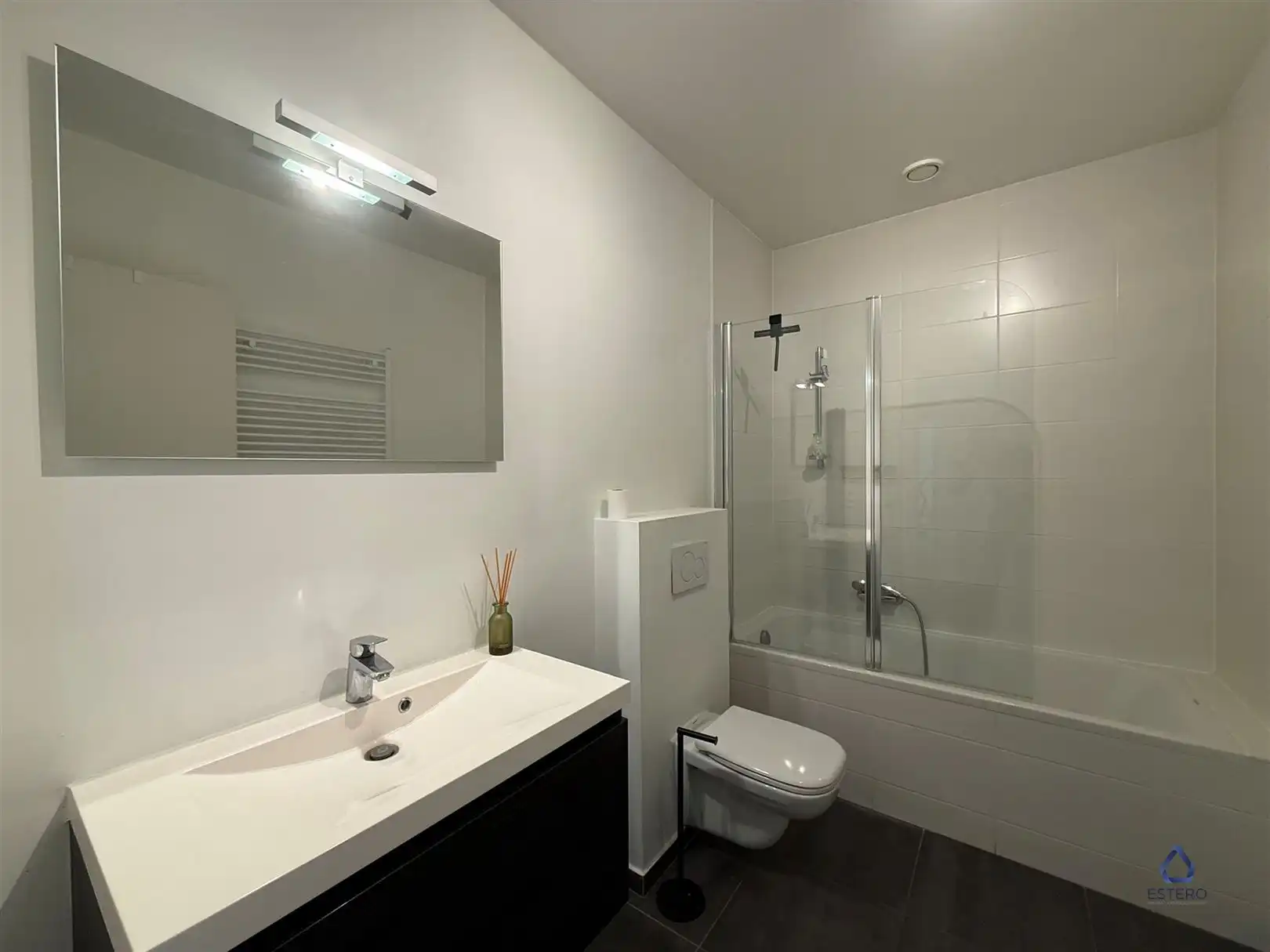 Modern nieuwbouwappt 2-SLK te Tour & Taxis foto 15