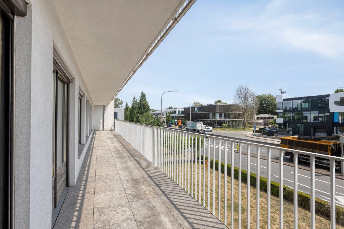 Ruim en zonnig appartement (122m²) met 3 slaapkamers en groot terras (20m²). foto 3