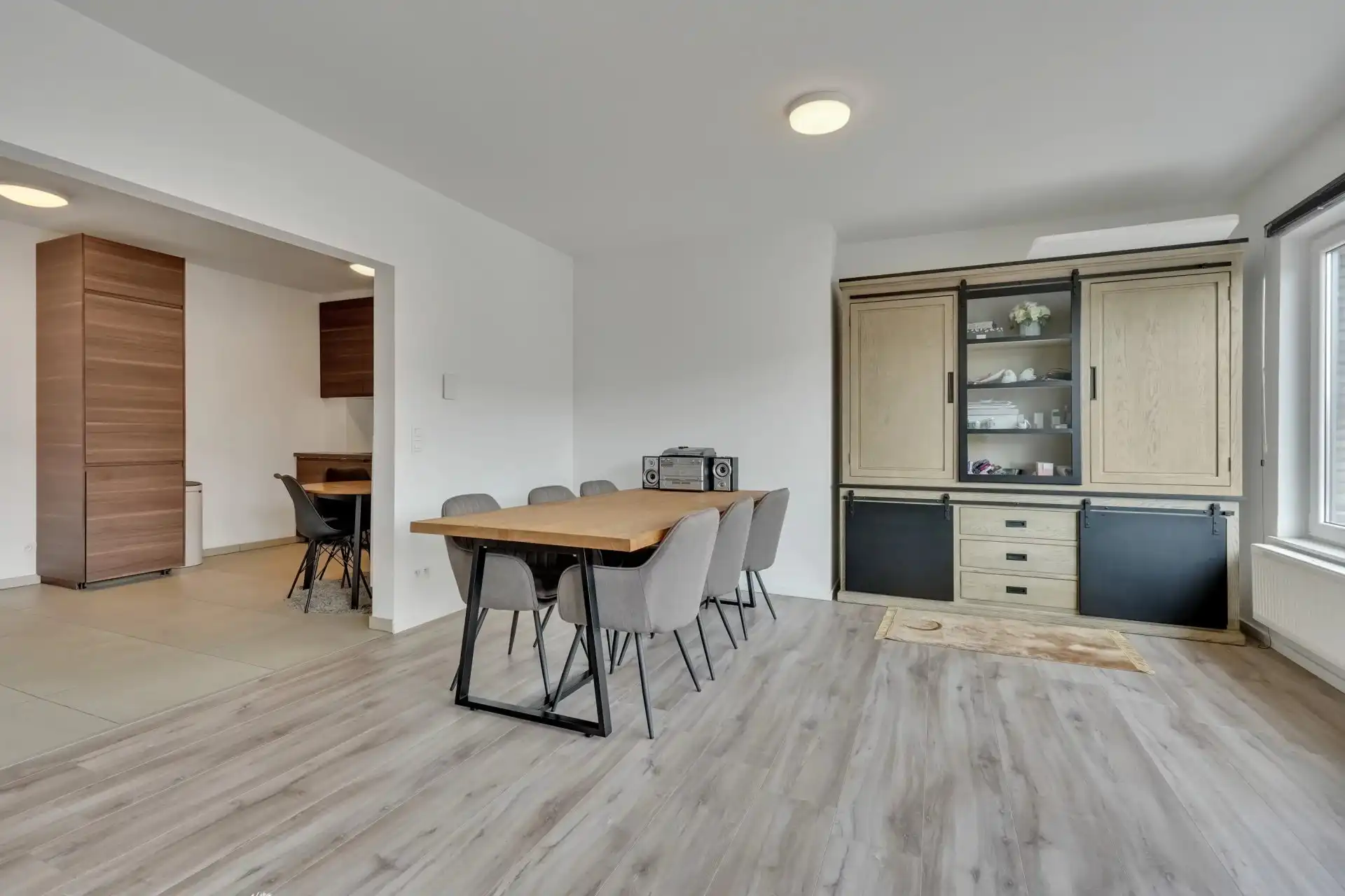 Appartement met 2 slaapkamers, terras en parking foto 3