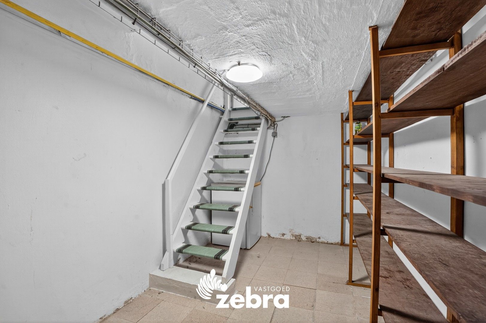 Gerenoveerde woning met 3 slaapkamers en uitweg te Roeselare! foto 15