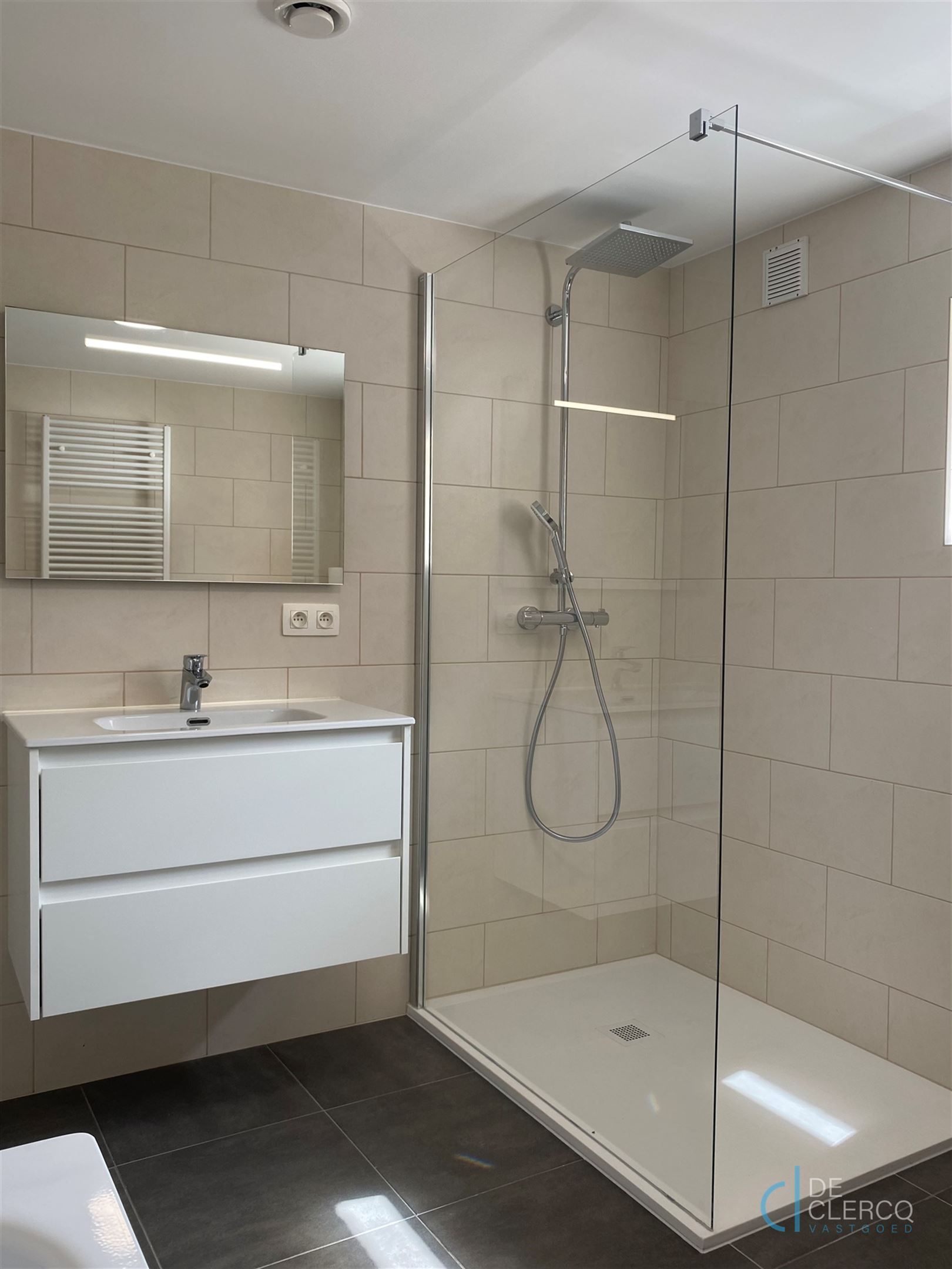 Modern gerenoveerde woning met tuin én garage in Lochristi!  foto 10