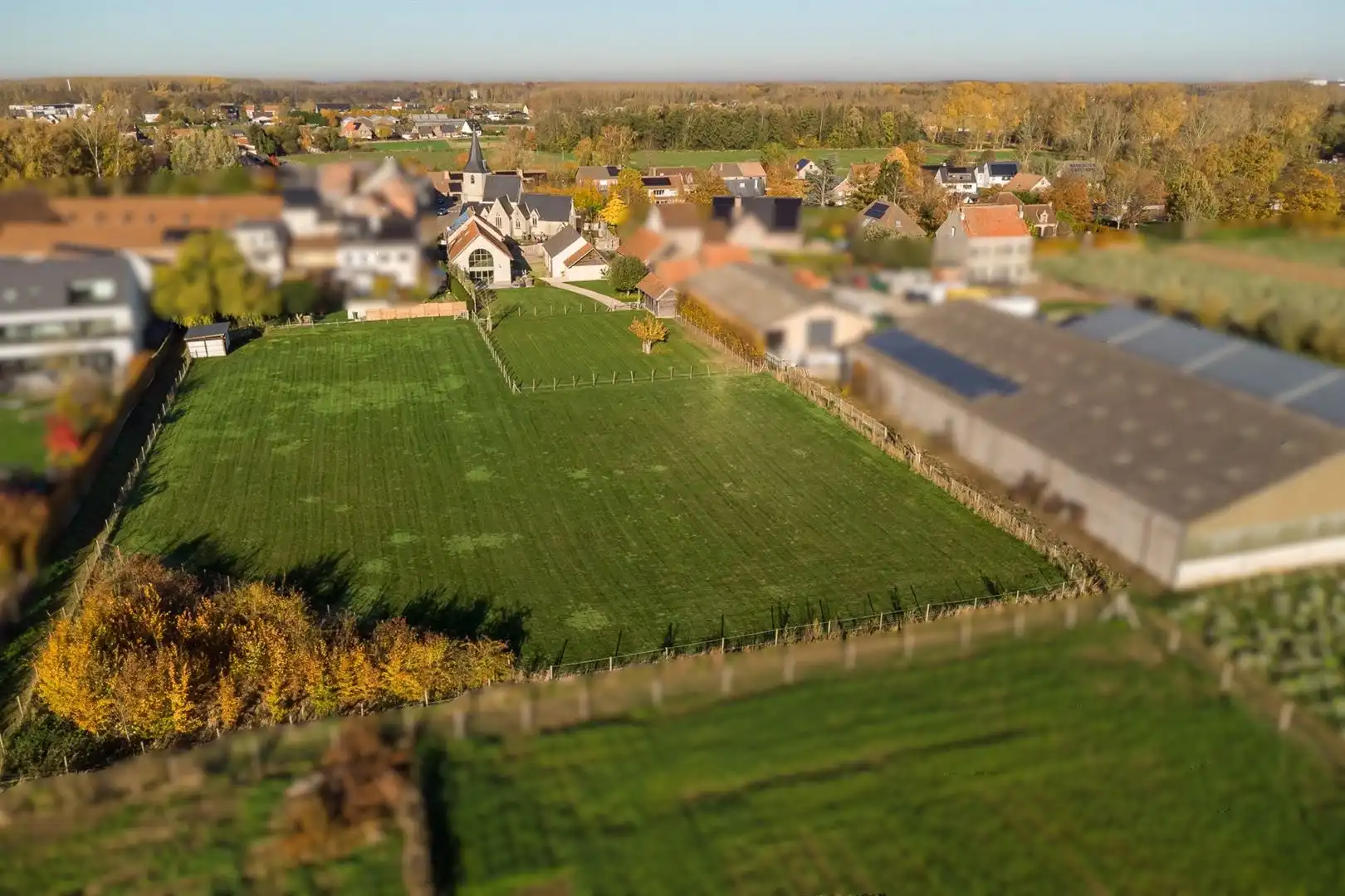Exclusief landhuis met multifunctioneel bijgebouw foto 2