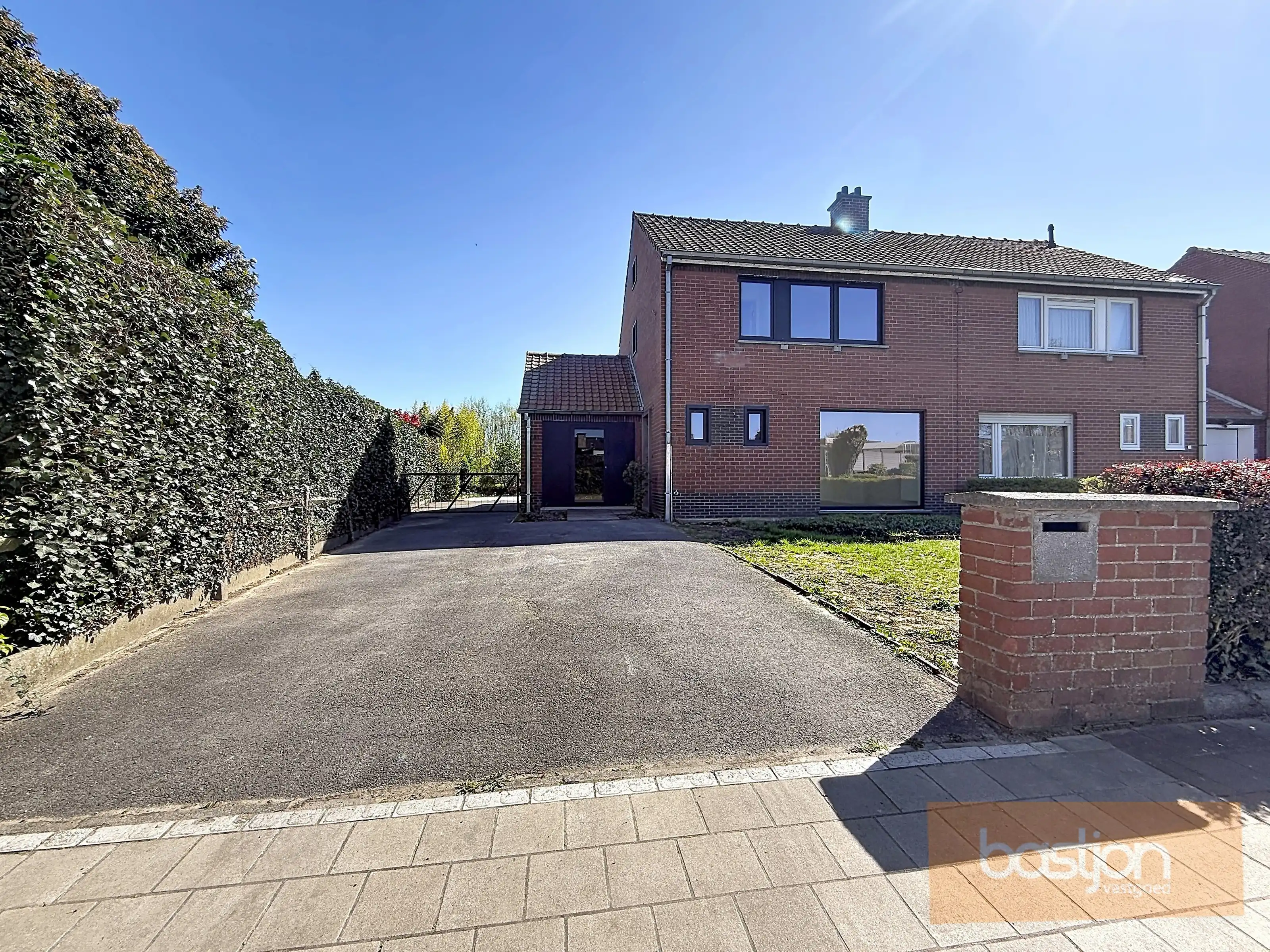 Volledig gerenoveerde, lichtrijke woning met uitzicht op het Preshoekbos foto 27