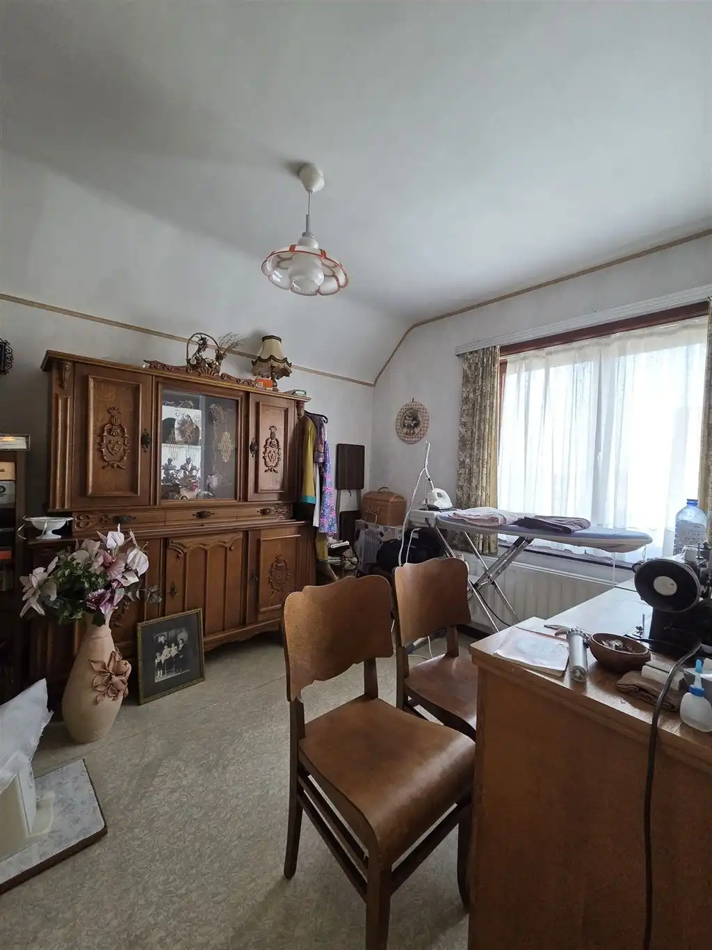Ruime, op te frissen 3-gevelw met 4 slpks, gar en tuin foto 16