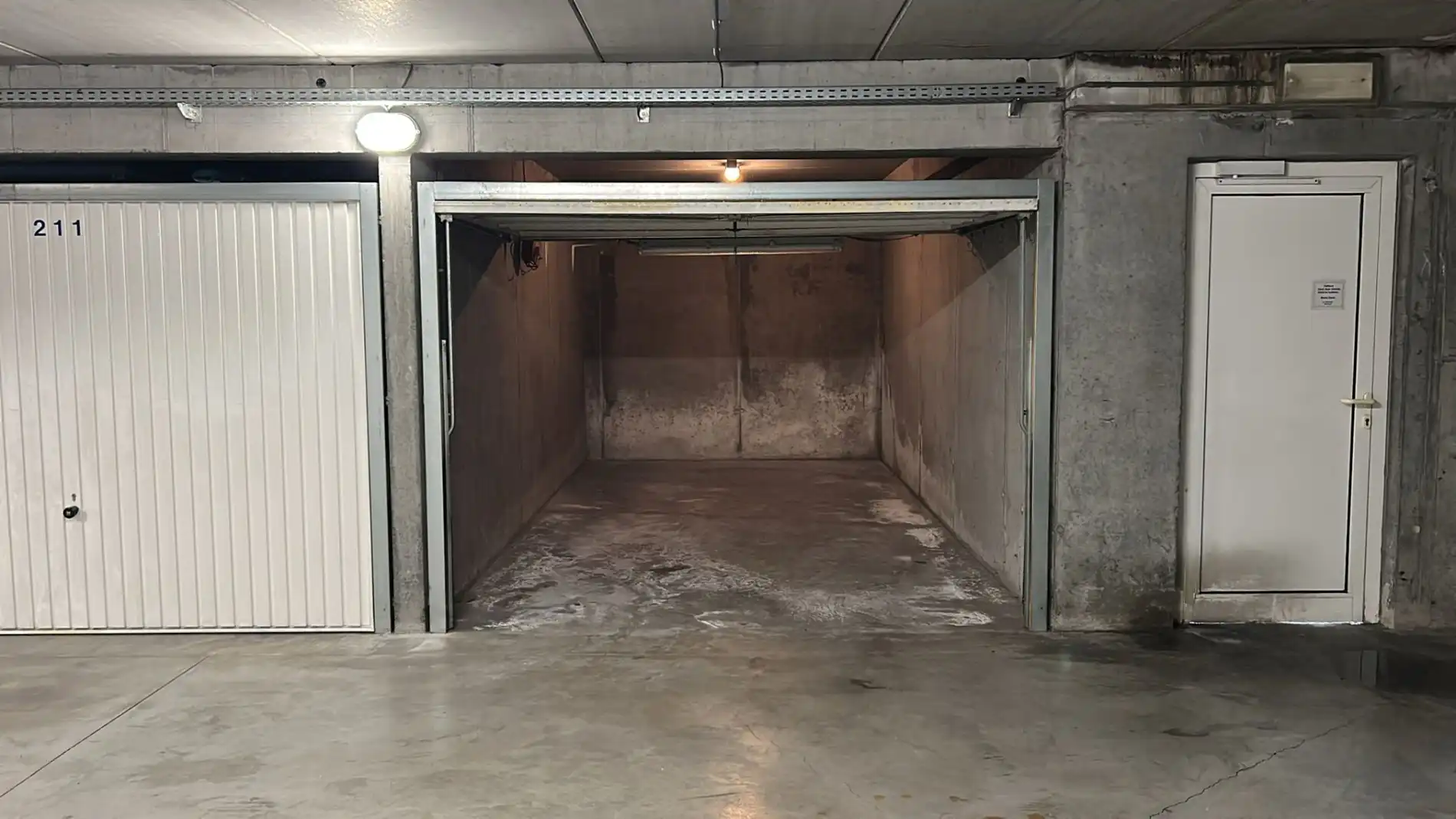 Garagebox TE KOOP centrum Waregem! foto 7