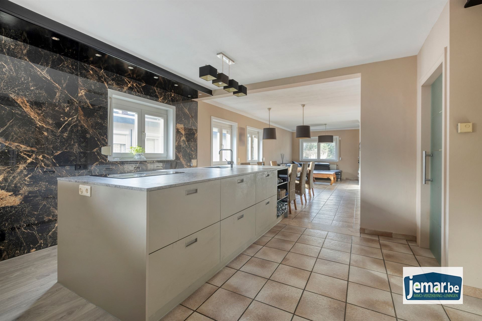 Vrijstaande bungalow woning met 3 slaapkamers en inpandige garage  foto 12