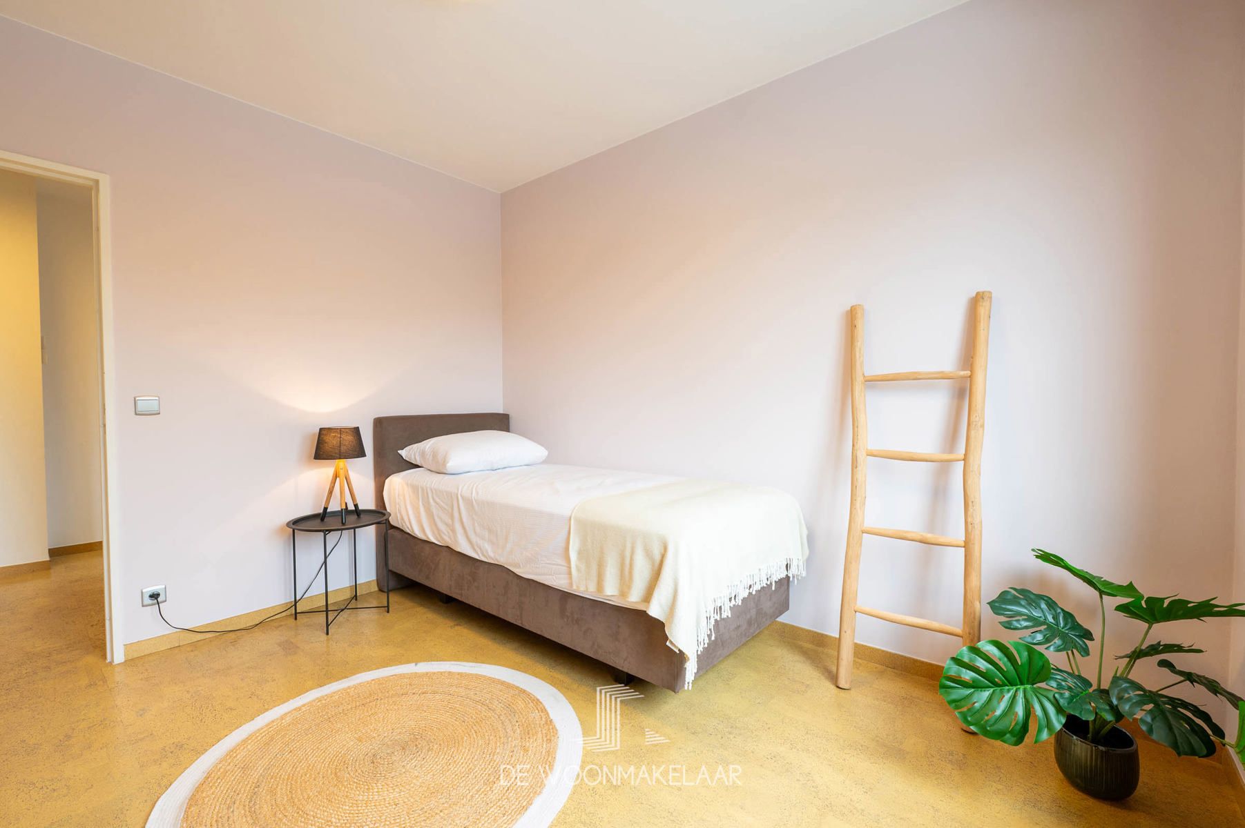 Luxeuze en ruime HOB met 4 slaapkamer en tuin met zwemspa foto 15