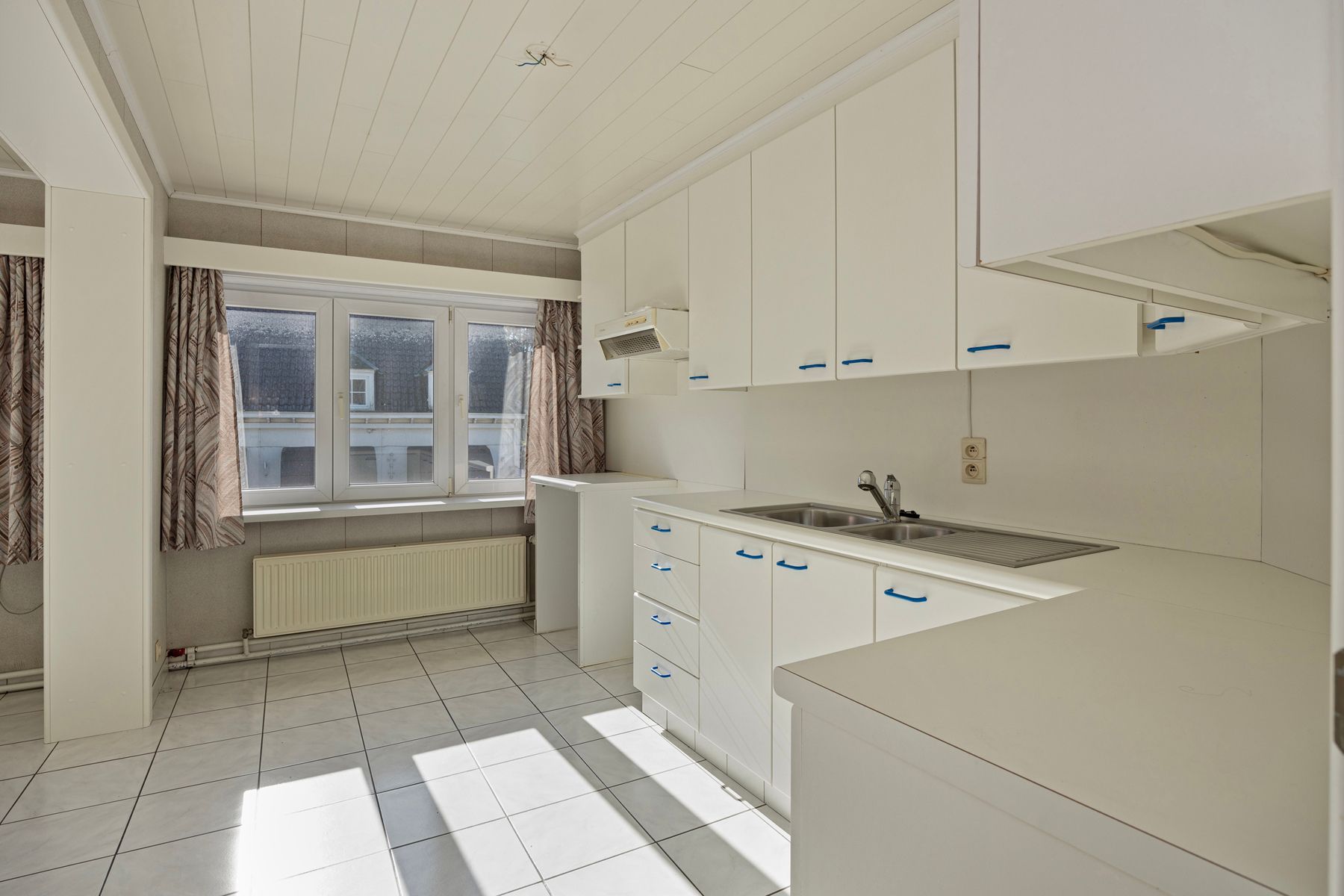 Handelshuis, ingedeeld als commerciële ruimte + appartement foto 15