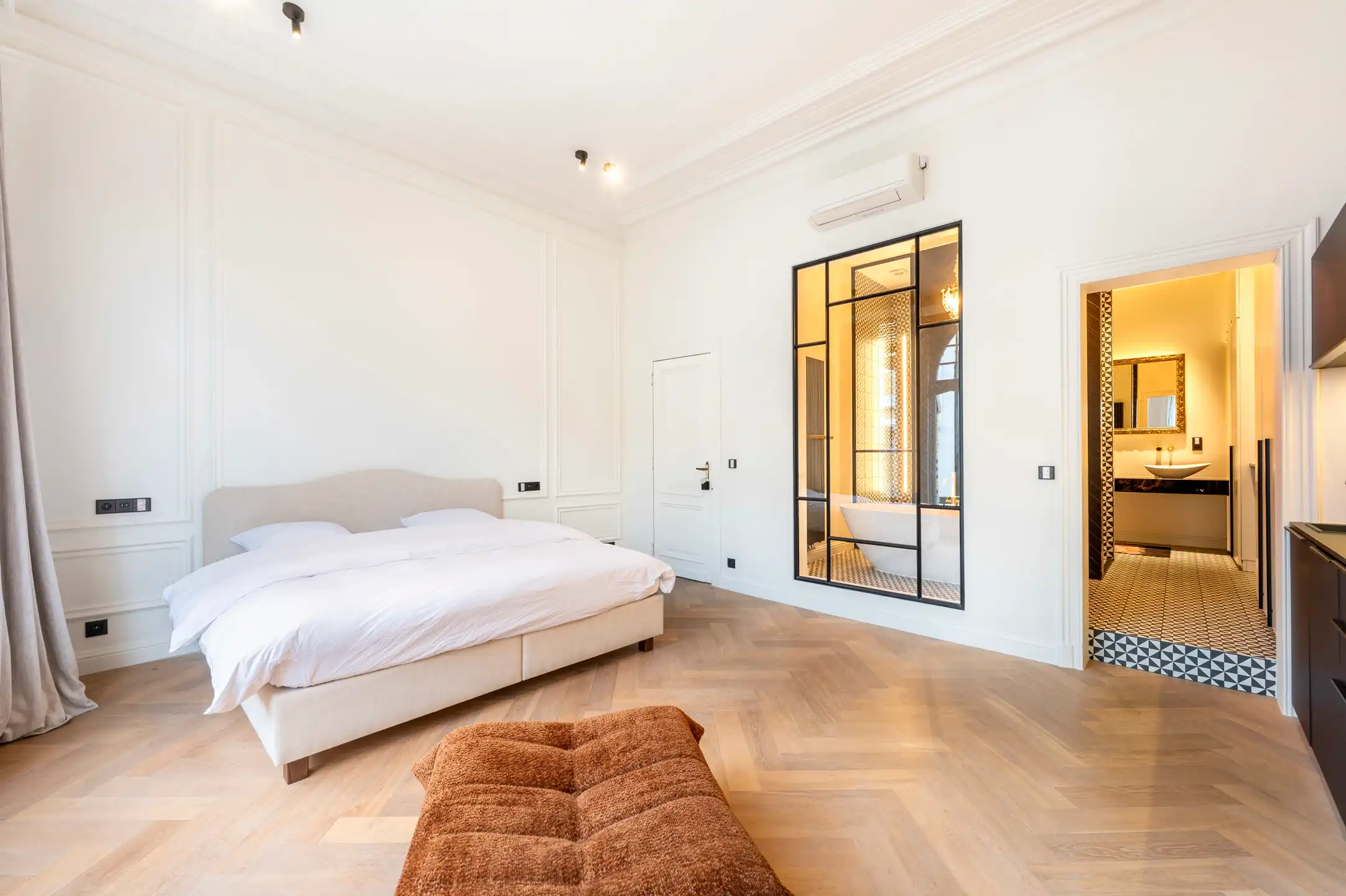 ANTWERPEN - Bijzonder herenhuis foto 11