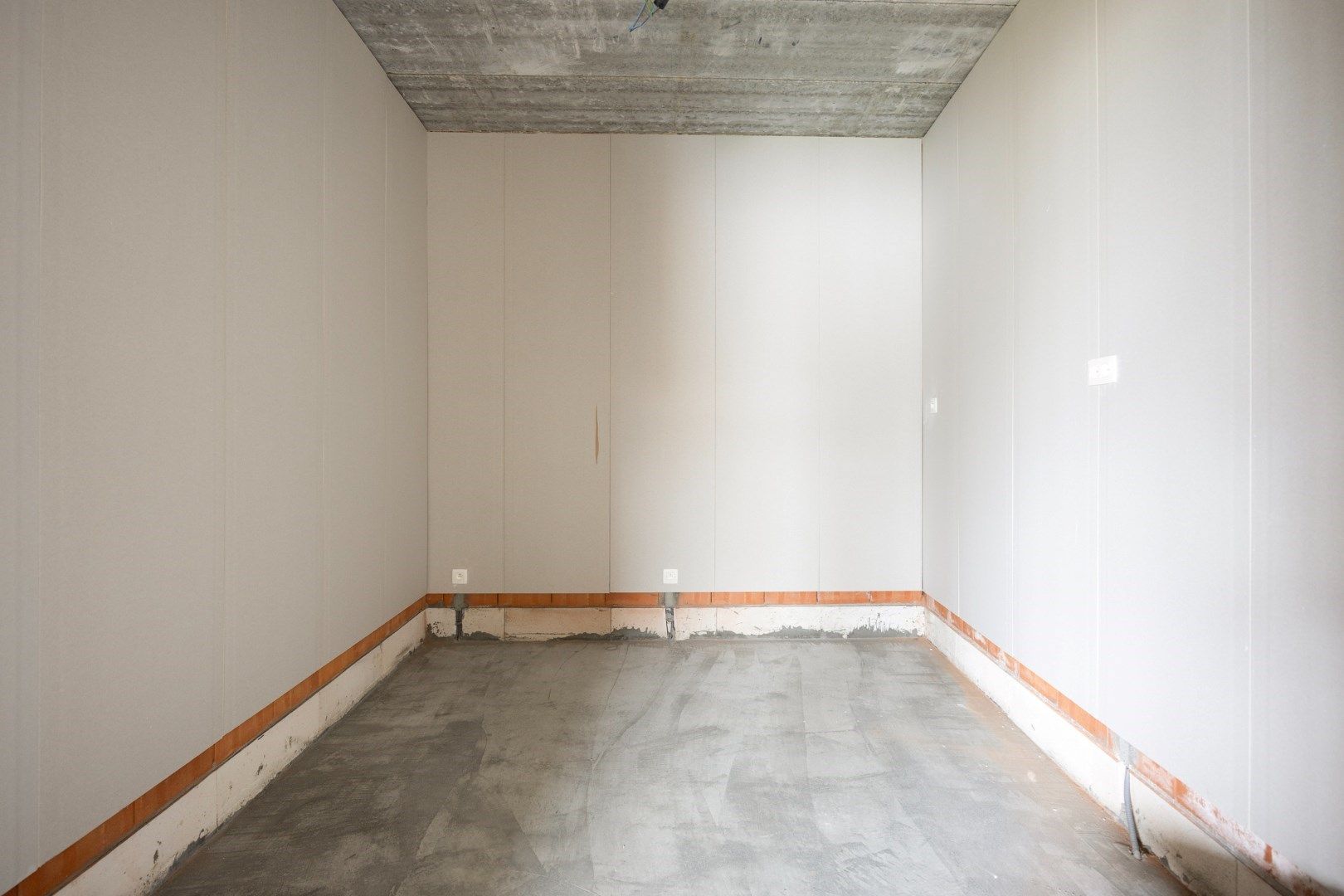 Prachtig vernieuwde woning verder af te werken foto 11