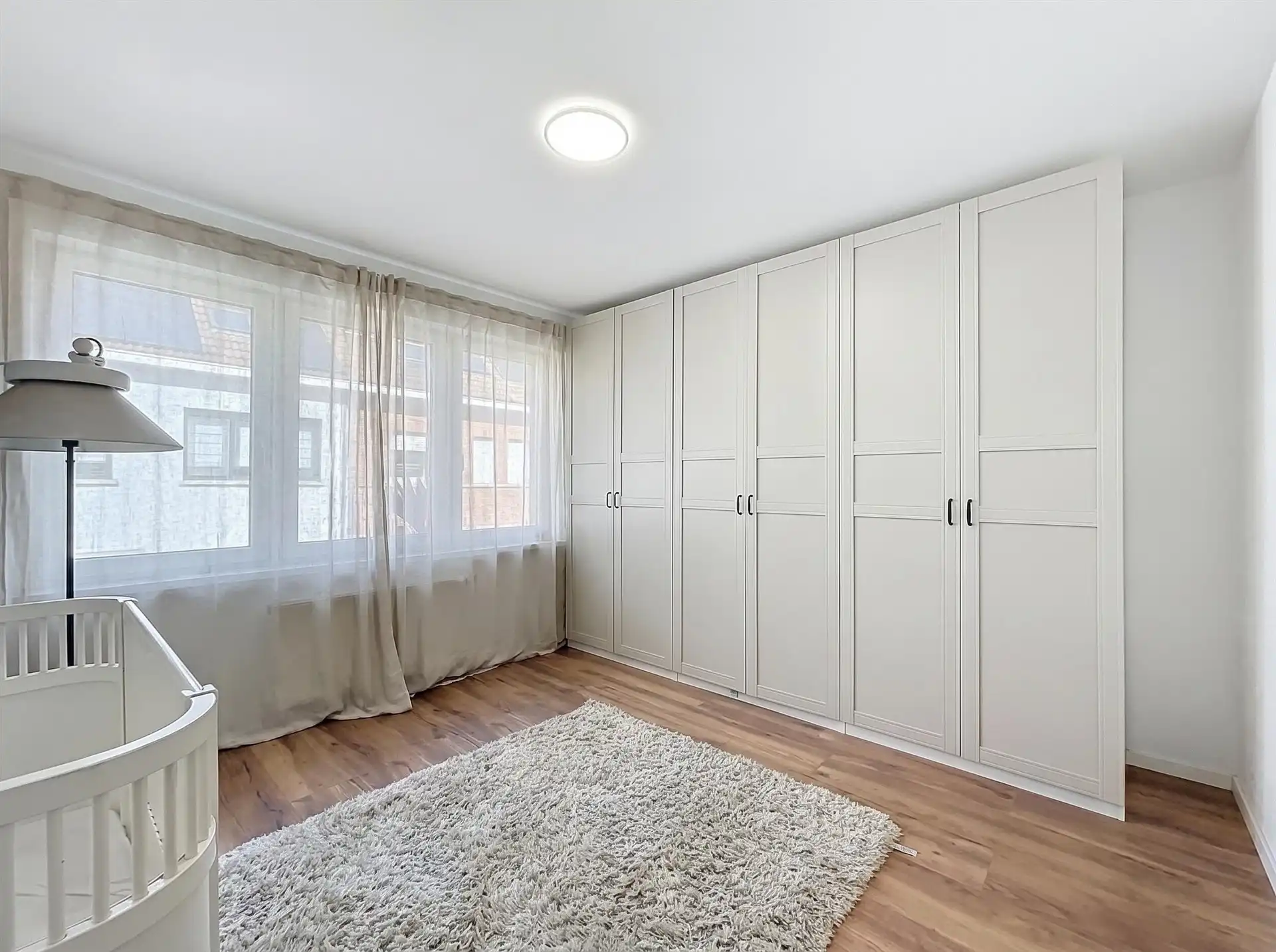 Energiezuinige gezinswoning met 3 slaapkamers, 2 badkamers en ruime tuin op toplocatie foto 10
