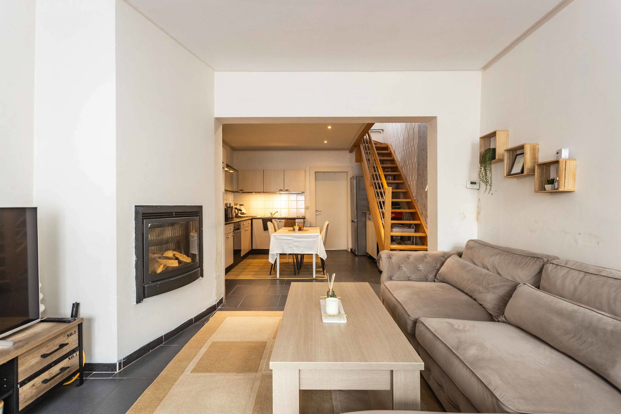 Interessante aankoop: op te frissen woning vlakbij centrum. foto 3