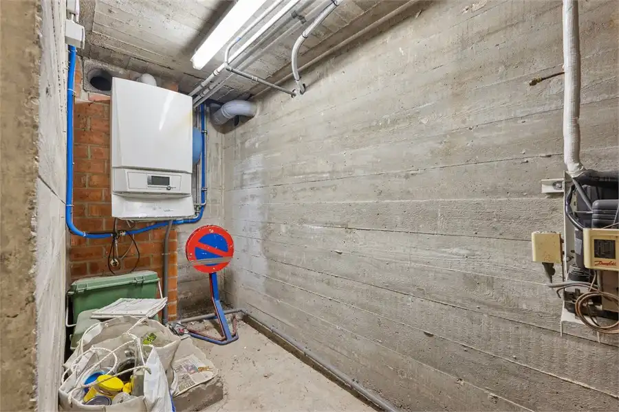 KNAPPE HANDELSRUIMTE IN HET CENTRUM VAN SINT-TRUIDEN foto 21