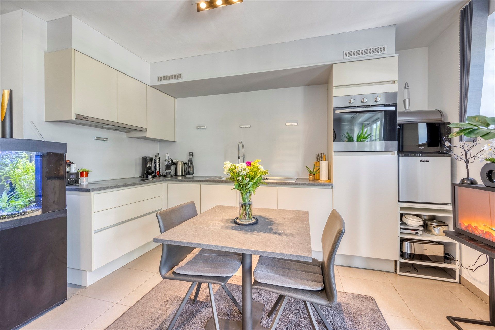 Comfortabel 2 slaapkamer appartement met ondergrondse parkeerplaats en een schitterend uitzicht op uitgestrekt landschap (94m²) foto 8