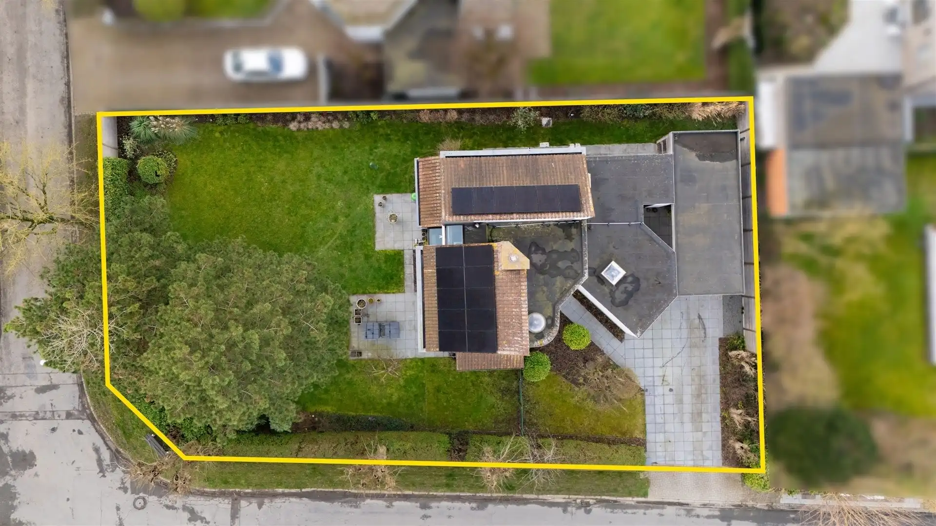 Stijlvolle gezinswoning met 3 slaapkamers en thuiskantoor (926m²) foto 35