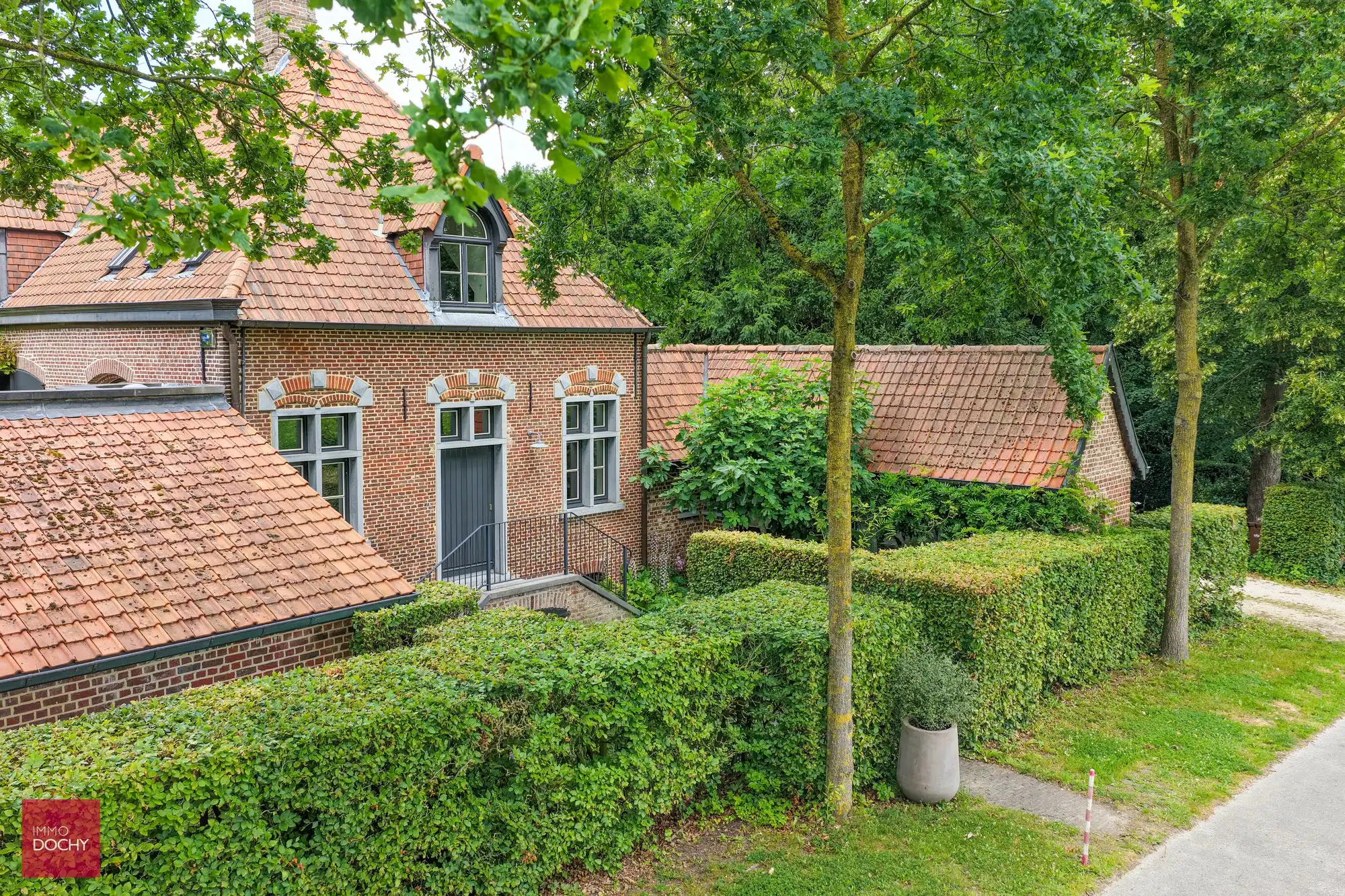 Charmante en zeer rustig gelegen woning in het groen te Wortegem foto 2