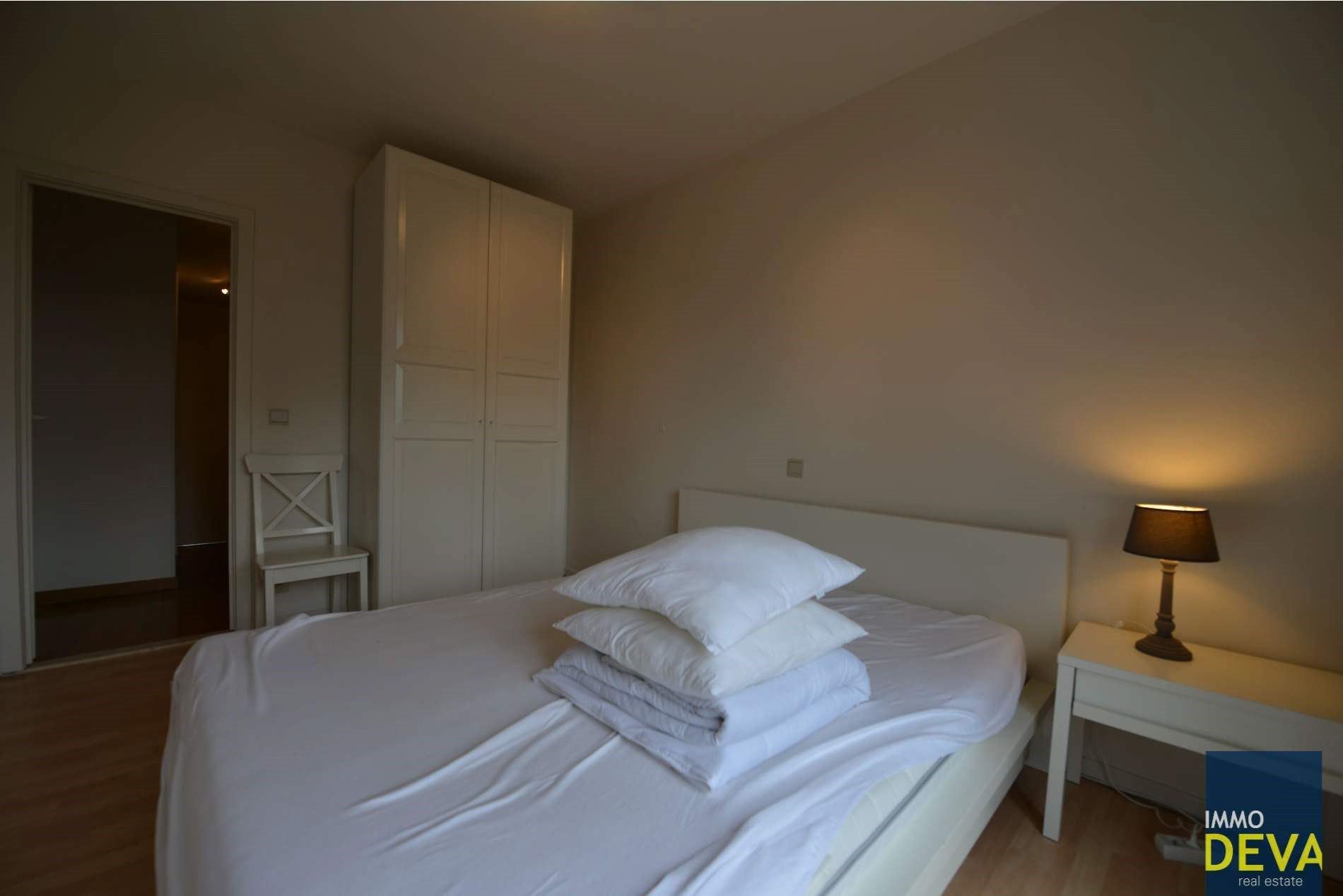 Bemeubeld appartement met zonnig terras goed gelegen in de Van Bunnenlaan. foto 12