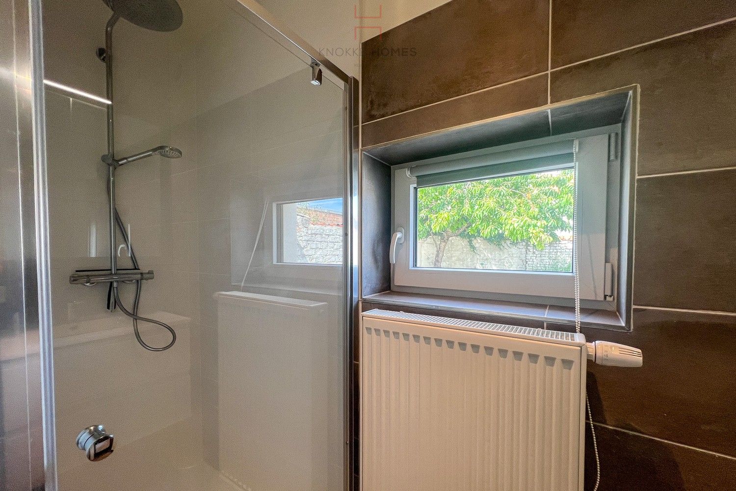 Instapklaar gelijkvloersappartement met twee slaapkamers in het centrum van Knokke, gelegen aan het levendige Gemeenteplein foto 12