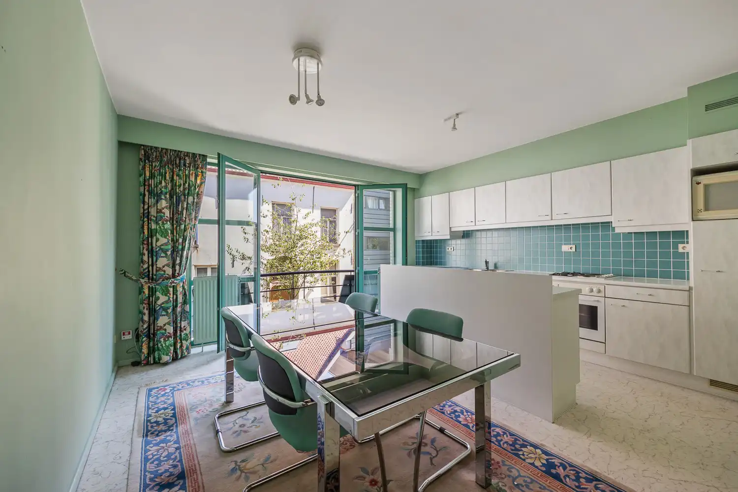 MATCHED: kevin@wellimmo.net voor meer info! Een oase van rust in hartje Antwerpen: Ruime stadswoning met prachtige tuin, garage én praktijkmogelijkheid foto 14