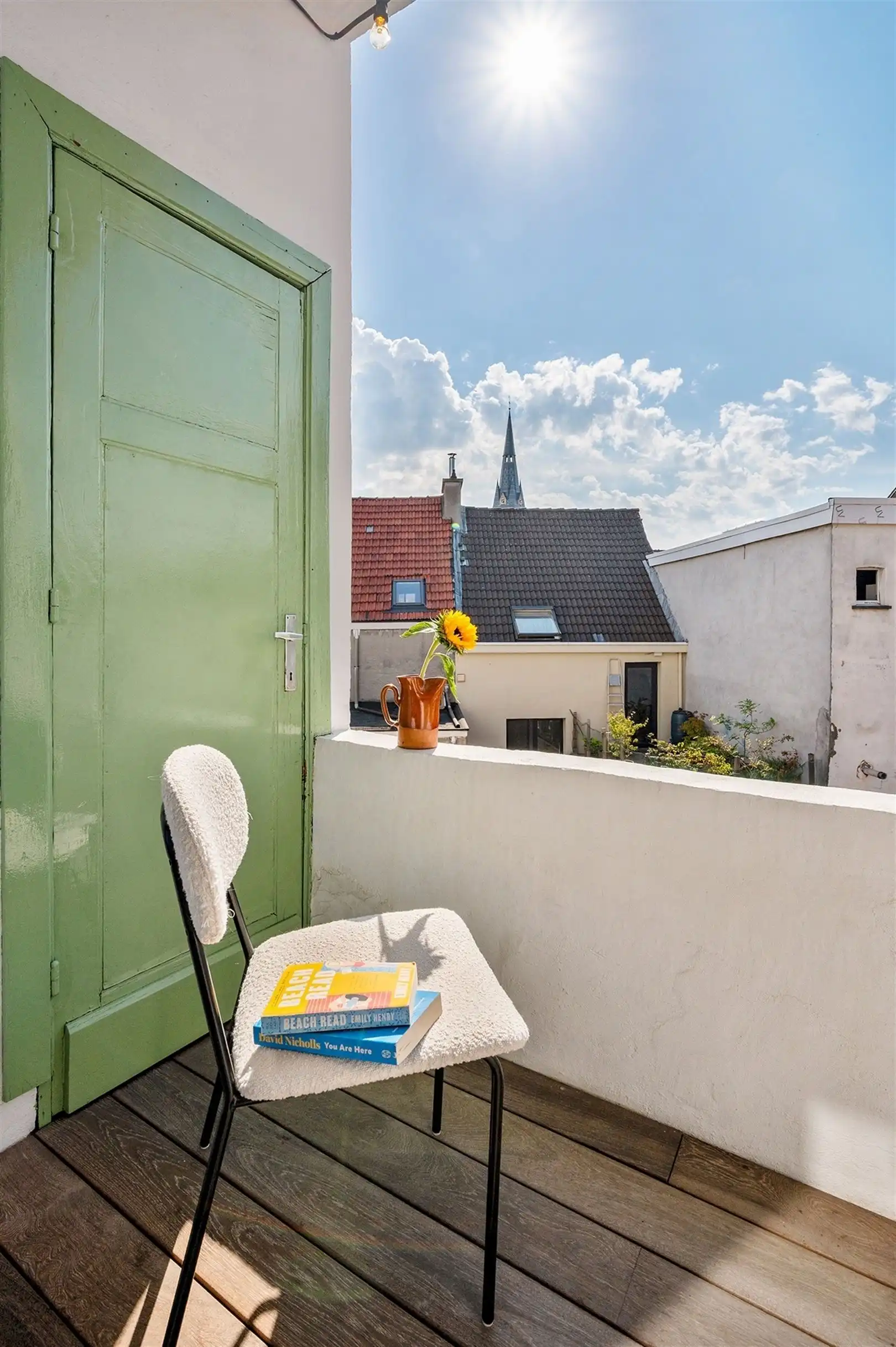 Super tof gerenoveerd appartement met balkon foto 19