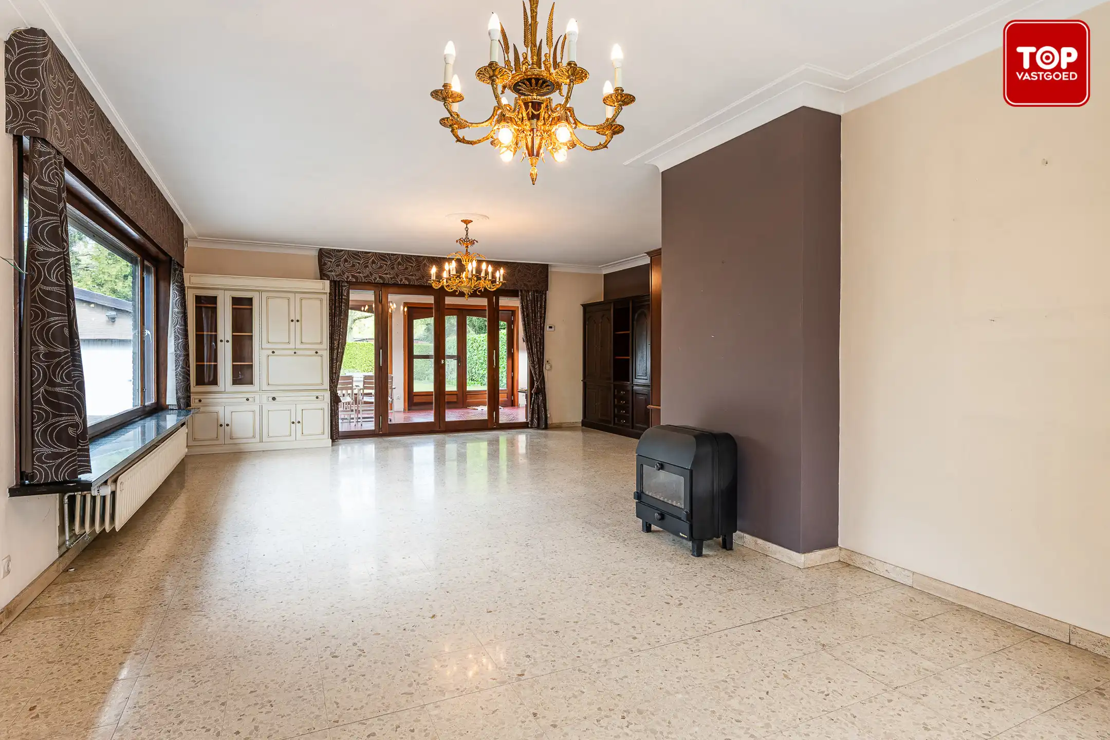 Te renoveren karaktervolle villa met 4 slaapkamers, gelegen op een perceel van 900 m². foto 5