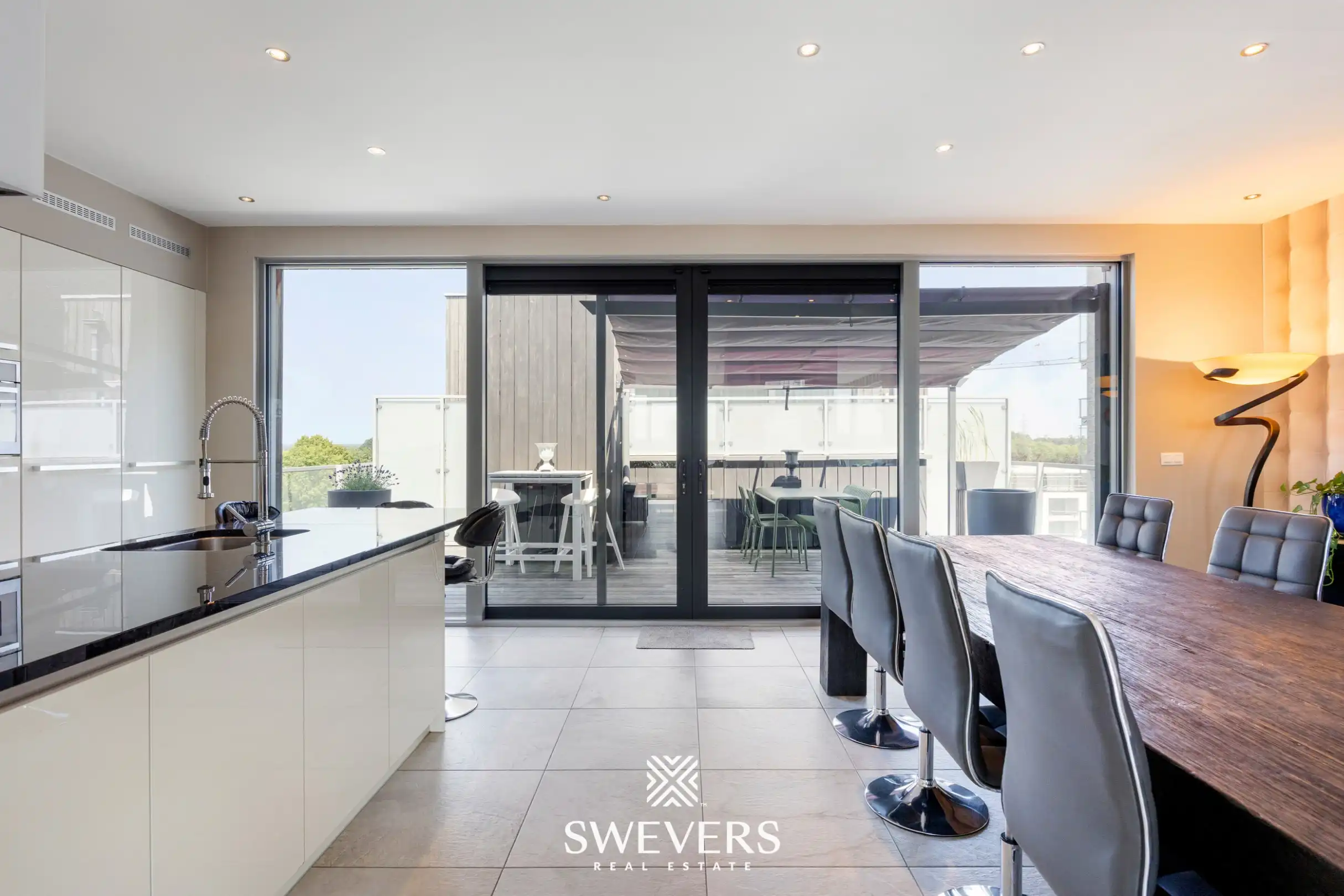 Luxueus penthouse van 204 m² met uitzonderlijke terrassen en panoramisch zicht in Hasselt foto 8