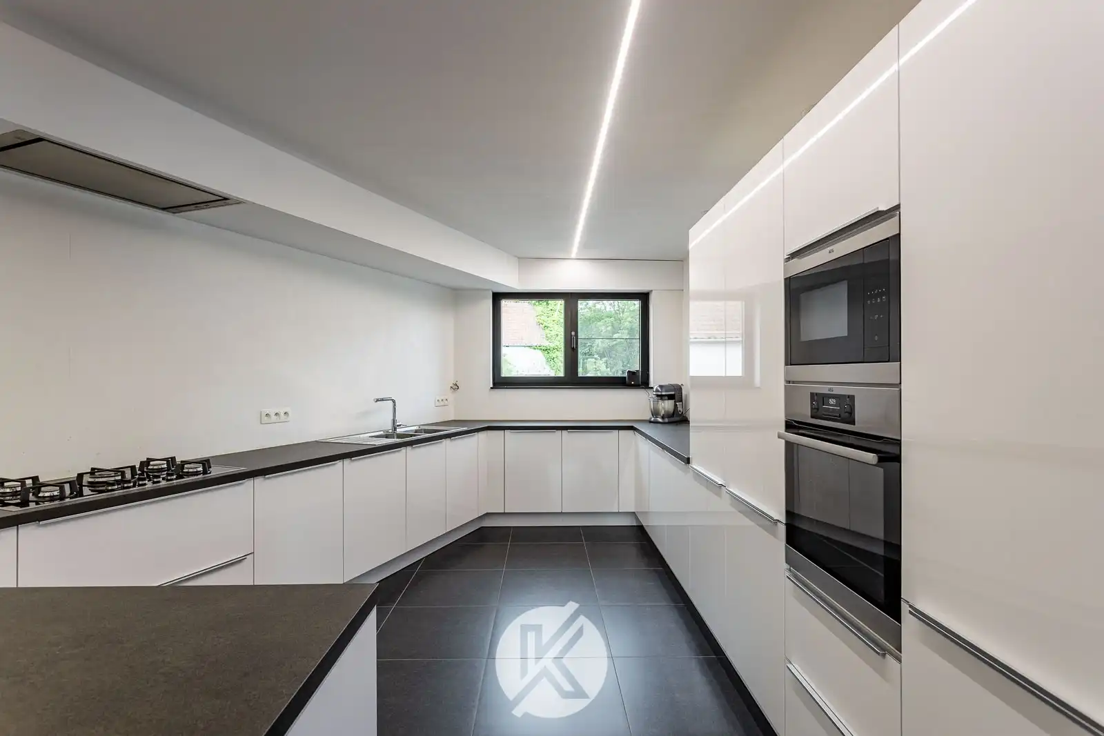 Moderne nieuwbouwwoning met hoogwaardige afwerking foto 9