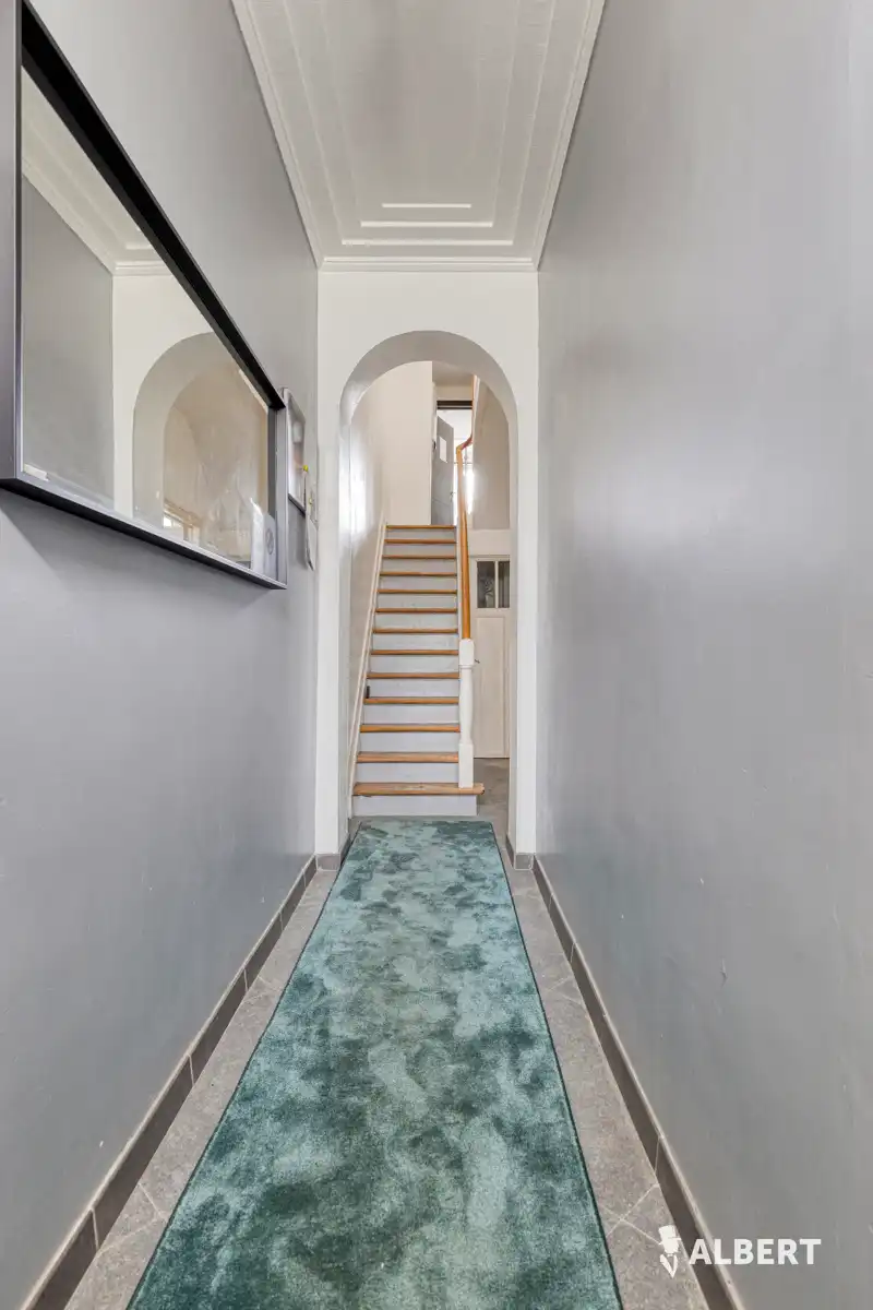 Instapklare gezinswoning met 4-5 slaapkamers foto 3