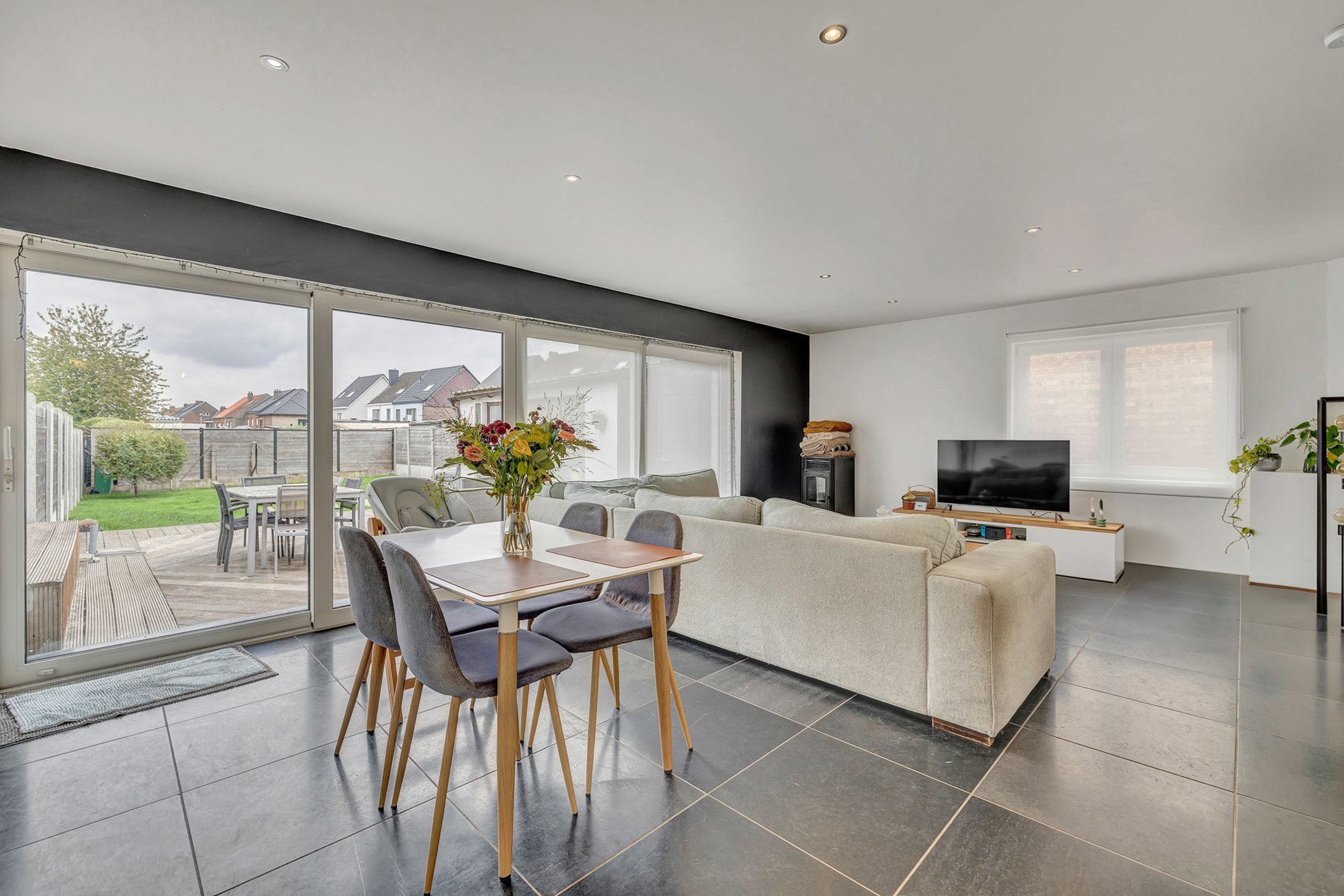 Instapklare woning met tuin en garage in rustige straat  foto 5