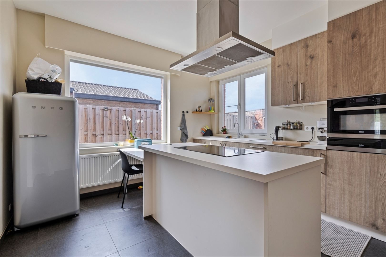 Instapklare open bebouwing op 480 m² met 3 slaapkamers en 2 badkamers. foto 8