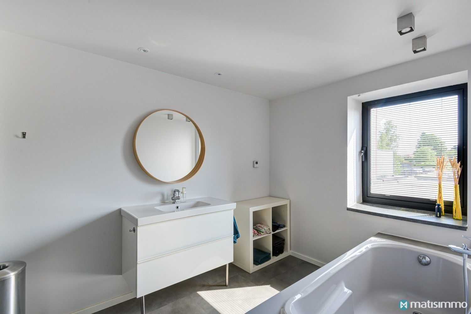 RUIME INSTAPKLARE GEZINSWONING MET 4 SLAAPKAMERS, TUIN EN ZONNEPANELEN foto 20