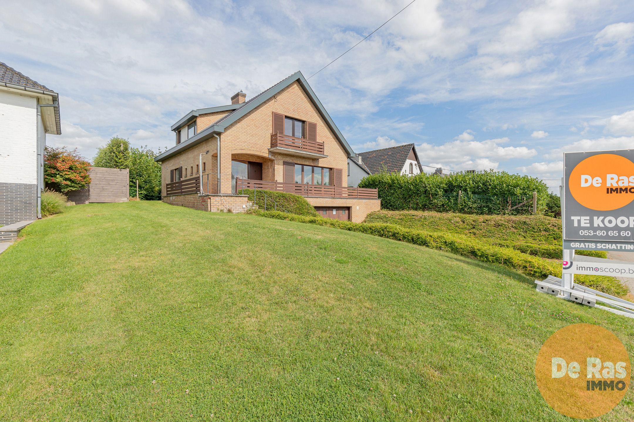 HERZELE- Goed onderhouden 4-gevelwoning op een mooi perceel foto 2