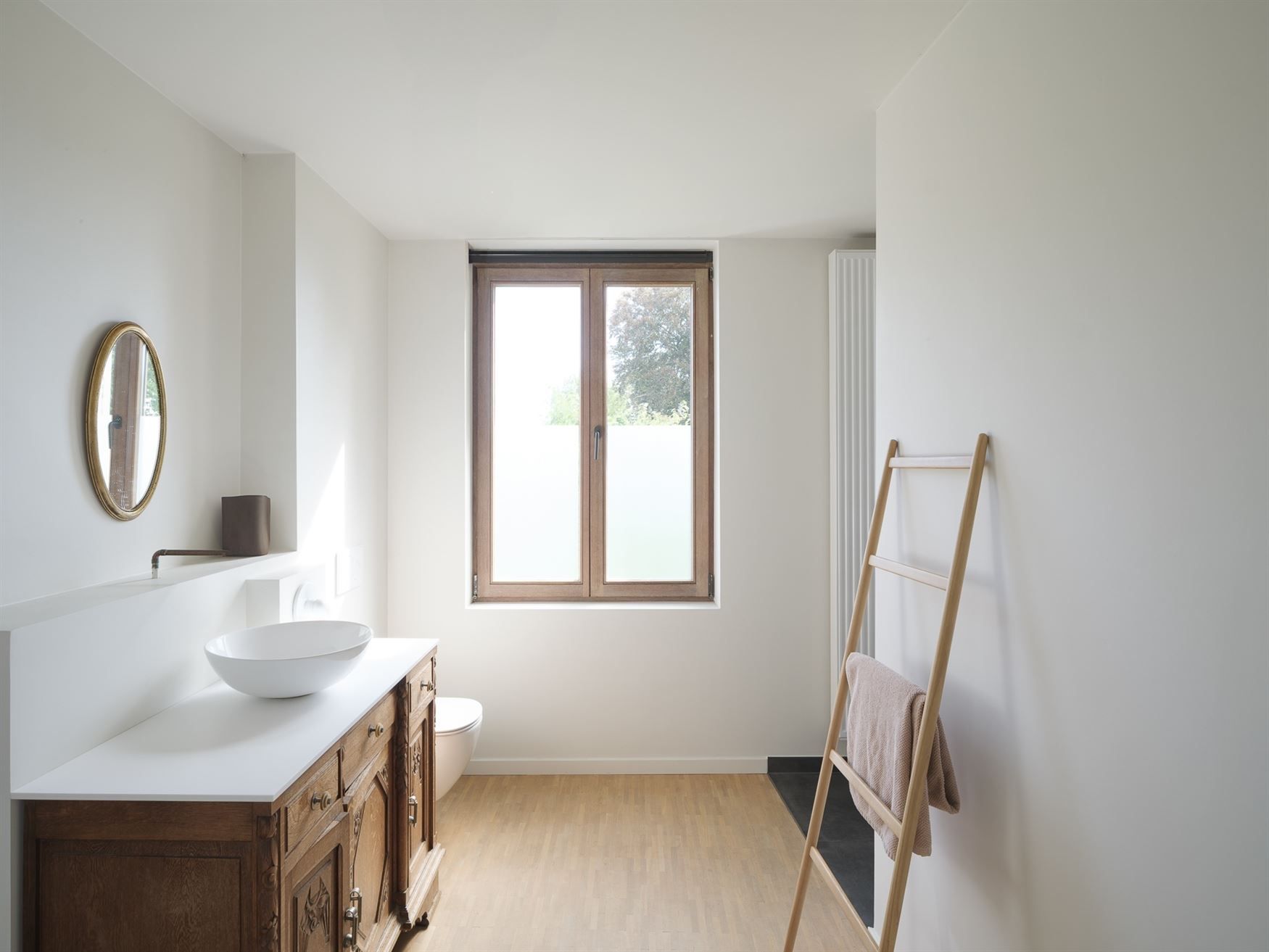 Unieke karaktervolle woning met moderne afwerking in Bottelare. foto 18