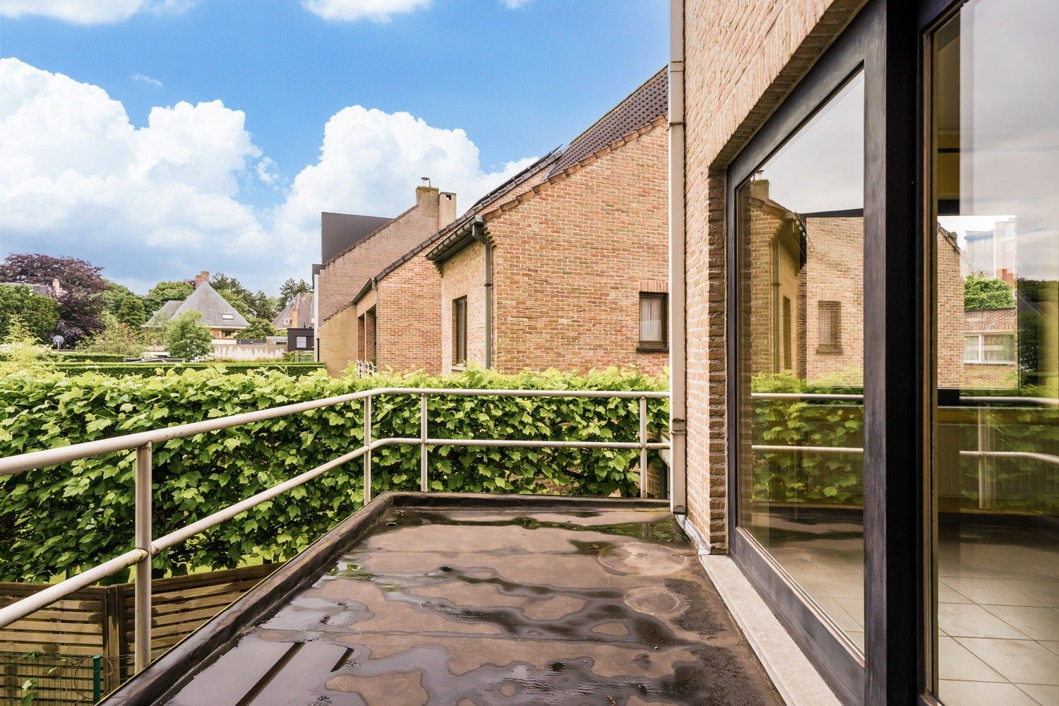 Ruime woning met veel potentieel! foto 13