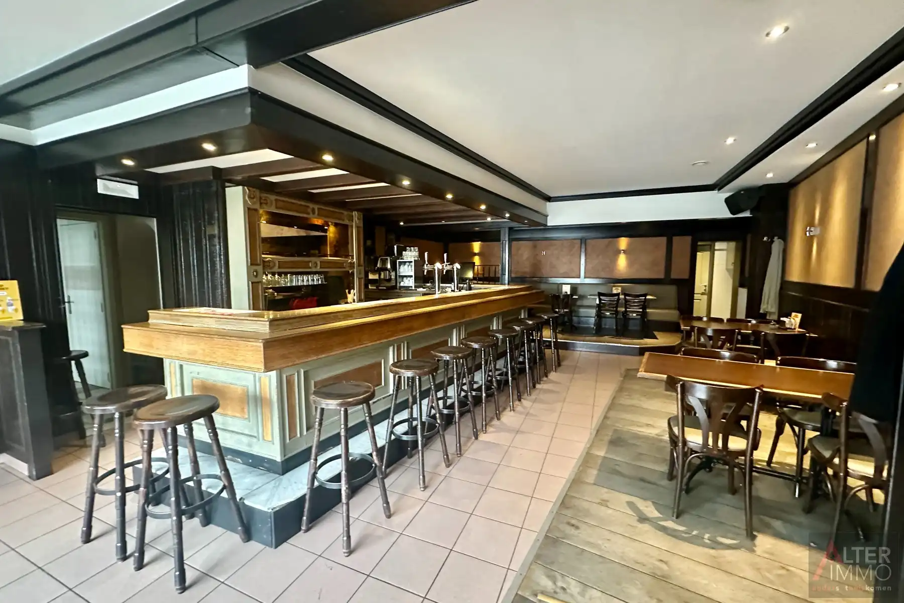 Gekend en centraal gelegen dorpscafé voor onmiddellijke opstart! foto 7