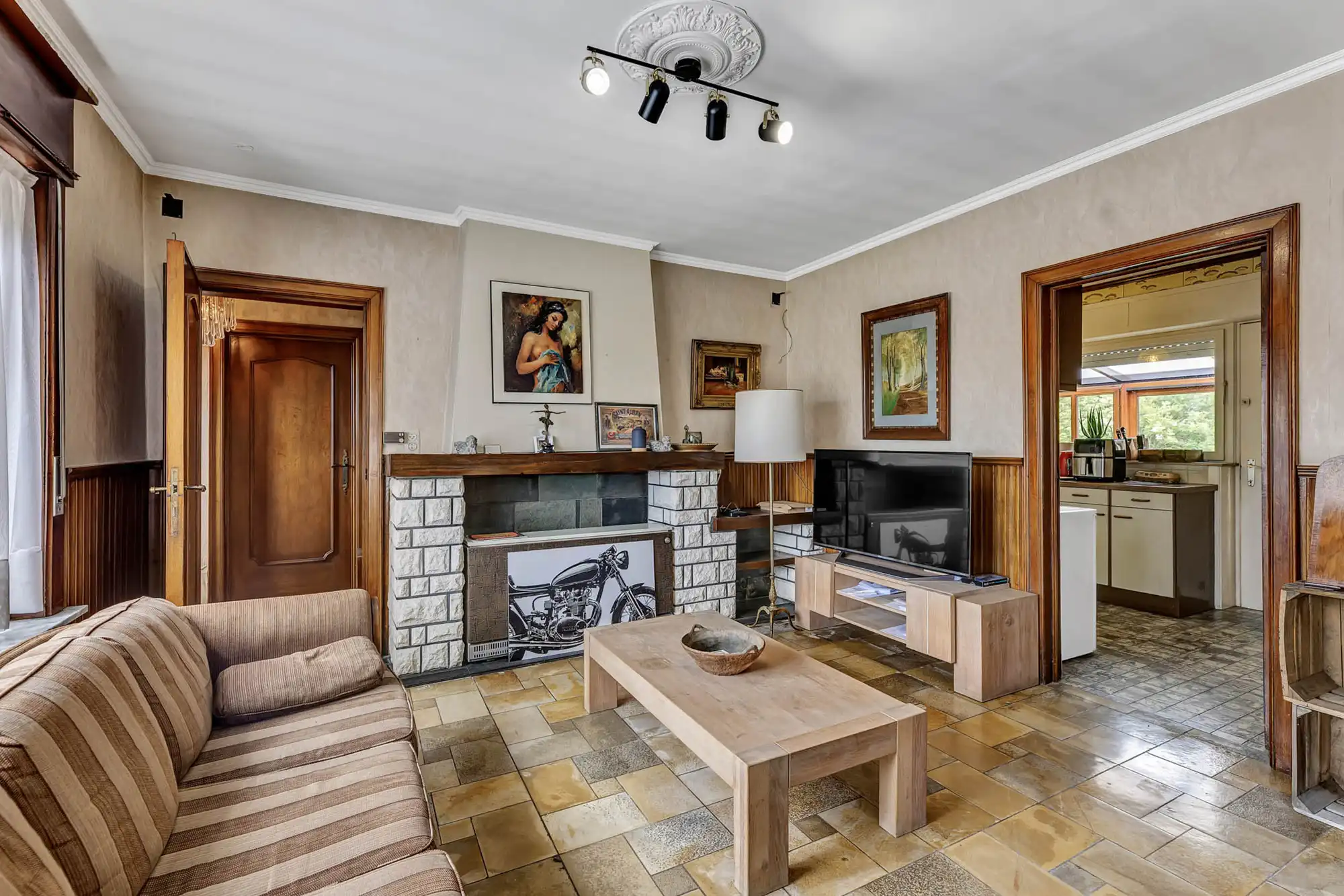 Woning op landelijke ligging met opslagplaats foto 5