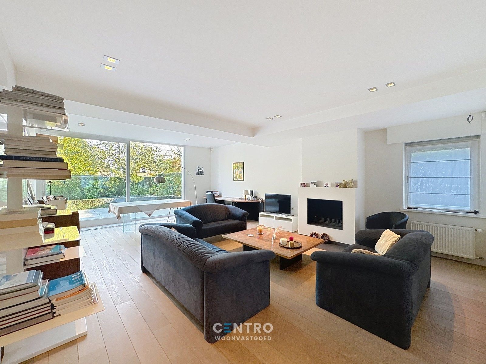 Karaktervolle villa met 5 slpks, praktijkruime en ZUIDgerichte tuin in 't Motje! foto 2