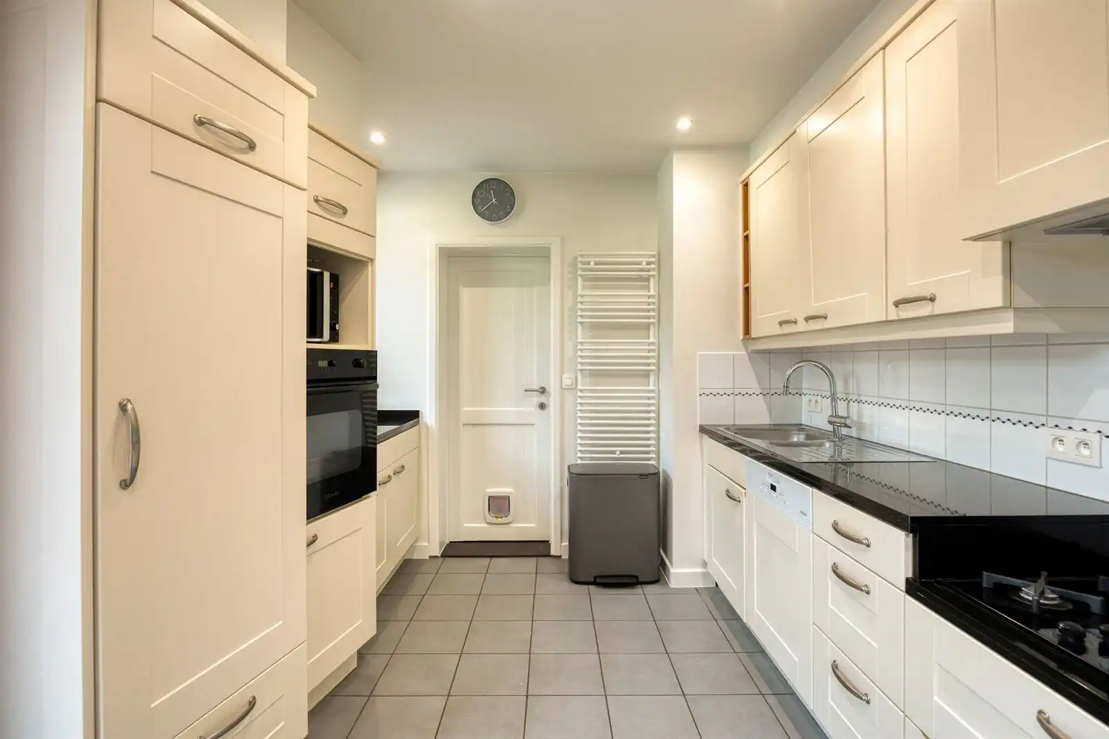 Prachtige open bebouwing met 3 slaapkamers, bureau en ruime tuin op toplocatie te Lint foto 12