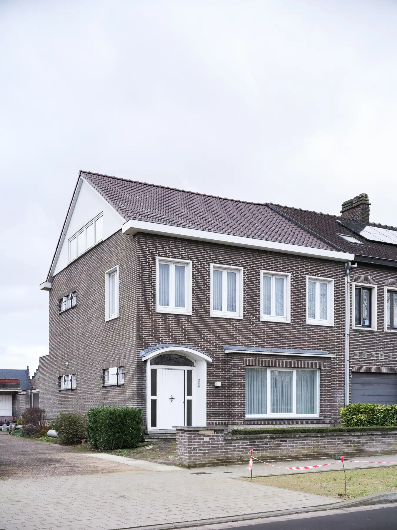 Op te frissen halfopen bebouwing met tuin en uitstekende bereikbaarheid foto 23