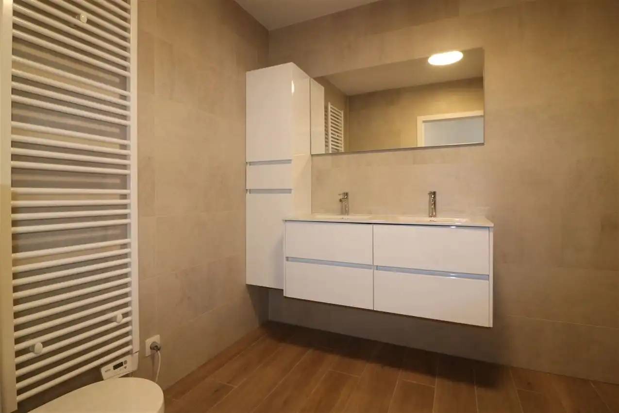 Nieuwbouwappartement met groot zuidgericht terras, 2 slpk. en autostaanplaats binnen foto 26
