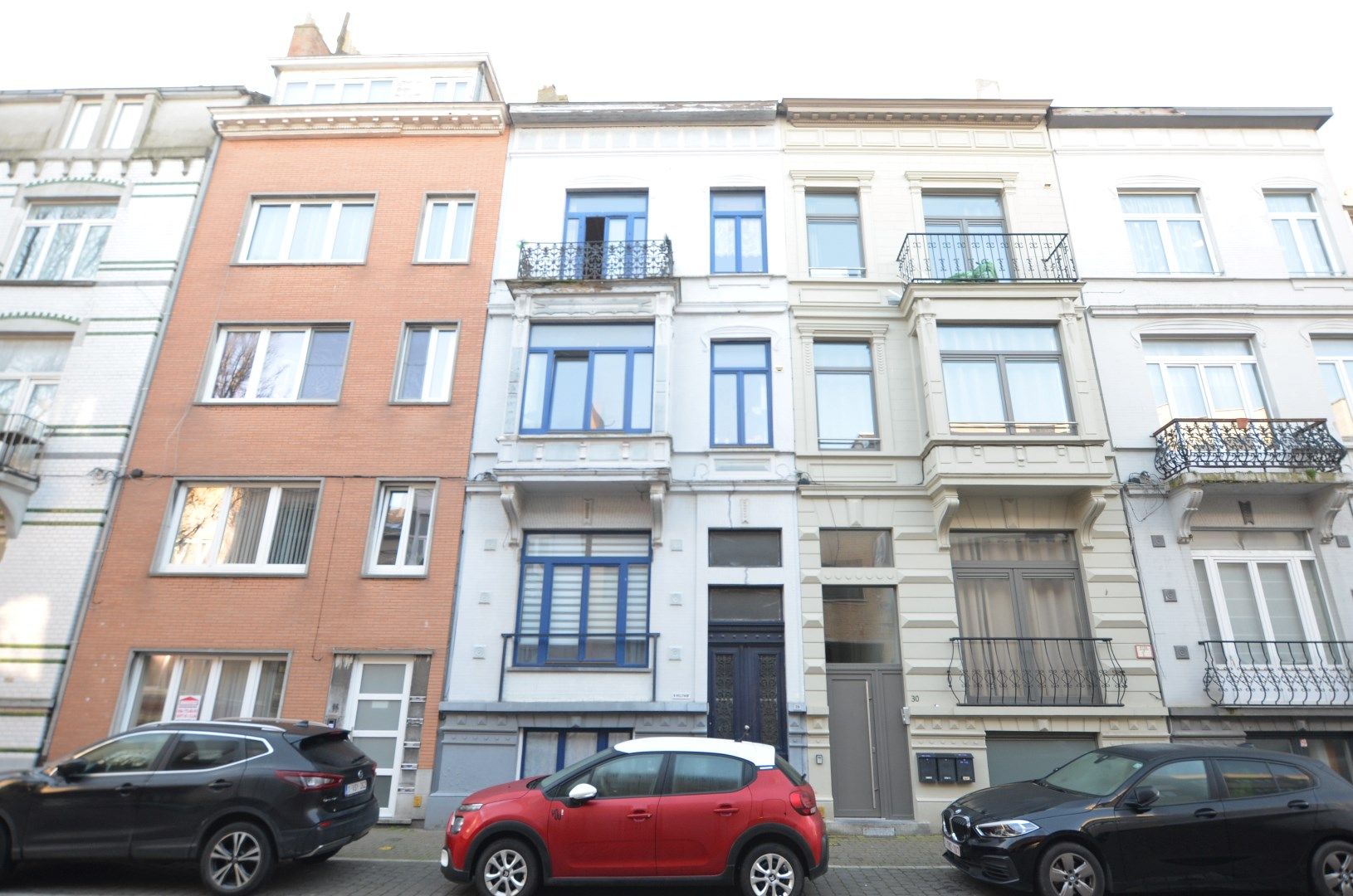 Opbrengsteigendom met 4 appartementen foto {{pictureIndex}}