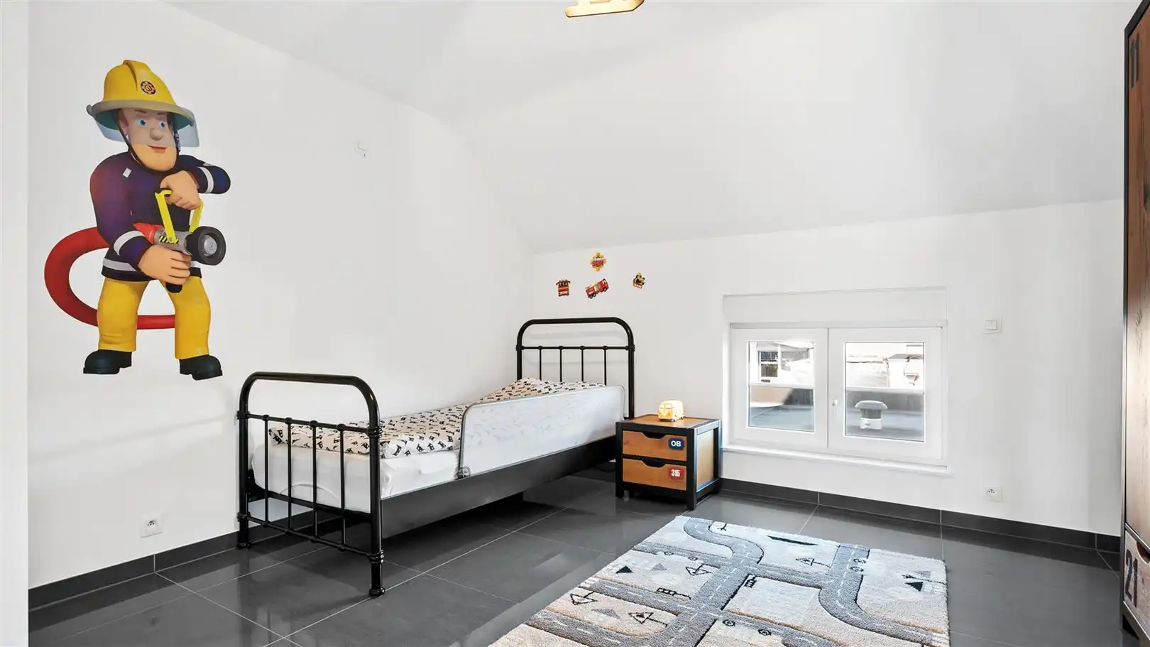 TE KOOP: Kwalitatief afgewerkte woning te Heusden-Zolder! foto 11