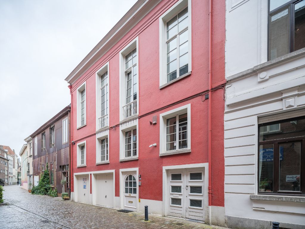 ()=>{if(producerUpdateValueVersion(node),producerAccessed(node),node.value===ERRORED)throw node.error;return node.value} Jan Palfijnstraat 21 - 9000 Gent