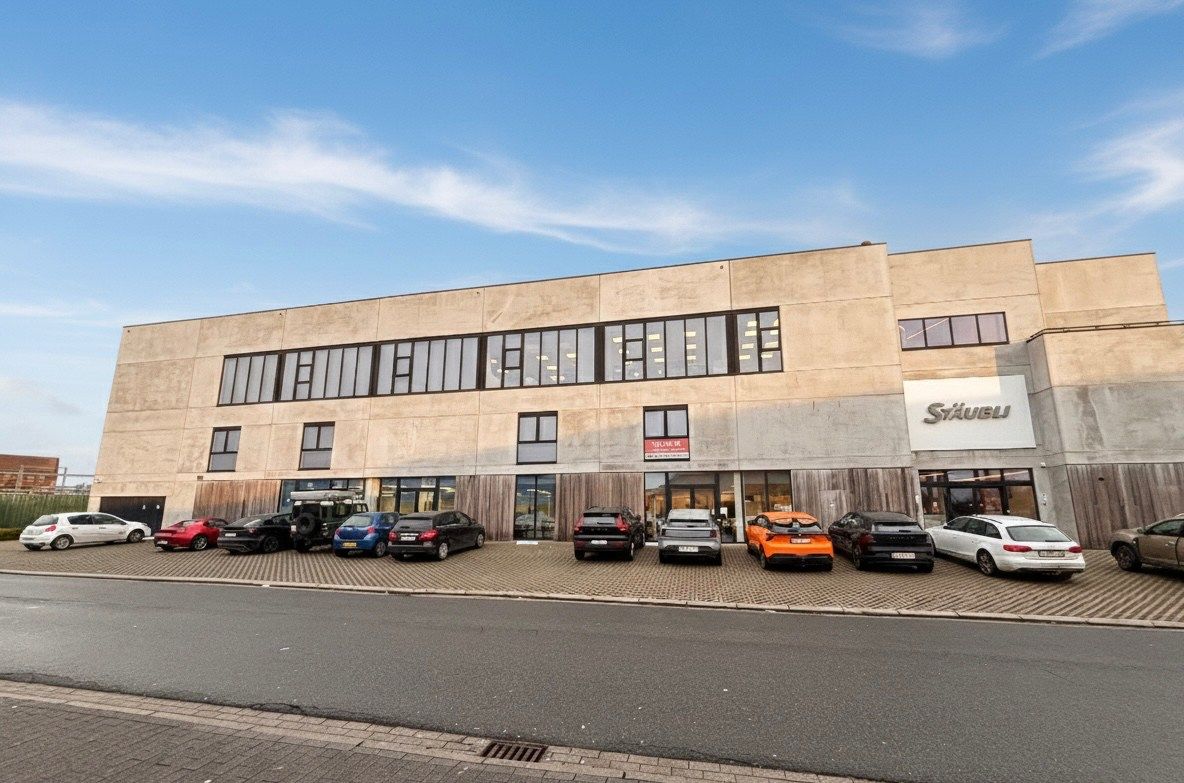 Commercieel kantoor te huur (360 m²) in het bruisende Kortrijk: de ideale locatie voor jouw bedrijf! foto 15