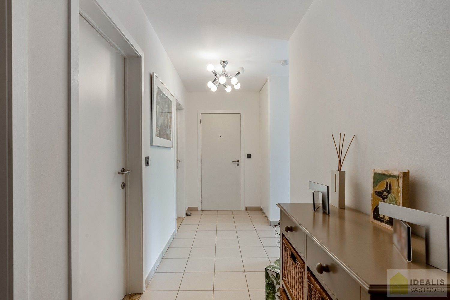 DEALIS VASTGOED – INSTAPKLAAR APPARTEMENT MET 2 SLAAPKAMERS, LICHTRIJKE LEEFRUIMTE, BADKAMER, GOED UITGERUSTE KEUKEN, GARAGEBOX EN AUTOSTAANPLAATS OP EEN UITERST GUNSTIGE LOCATIE AAN DE RAND VAN HET CENTRUM VAN PELT! foto 11