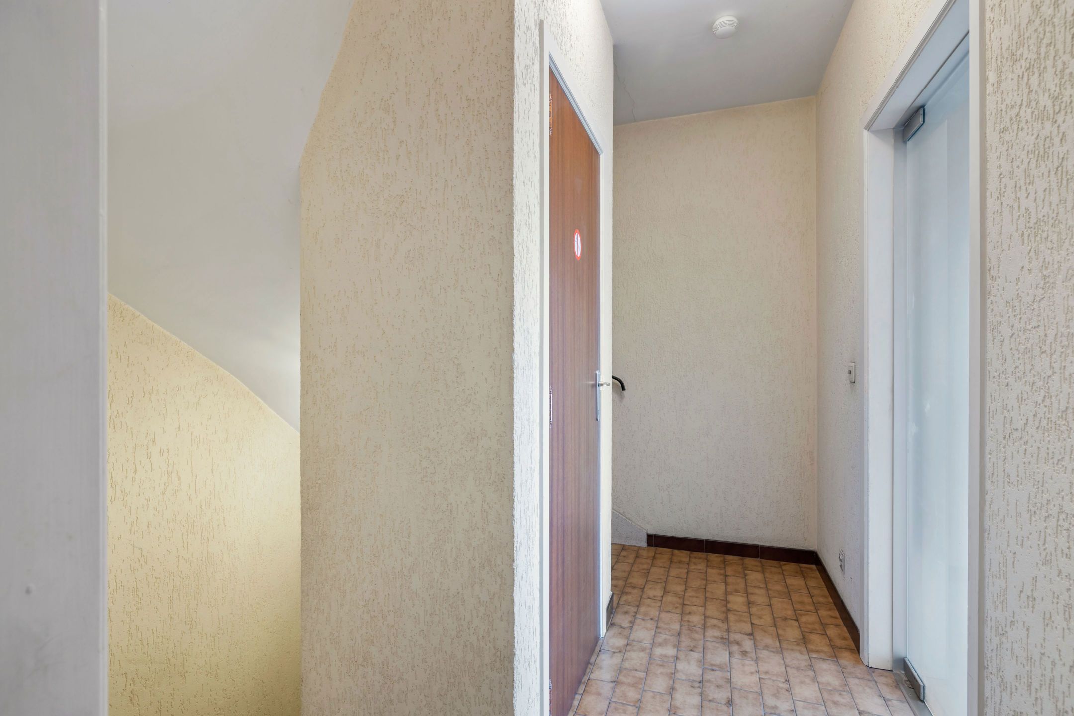 Rustig gelegen gelijkvloersappartement met parkeerplaats foto 15