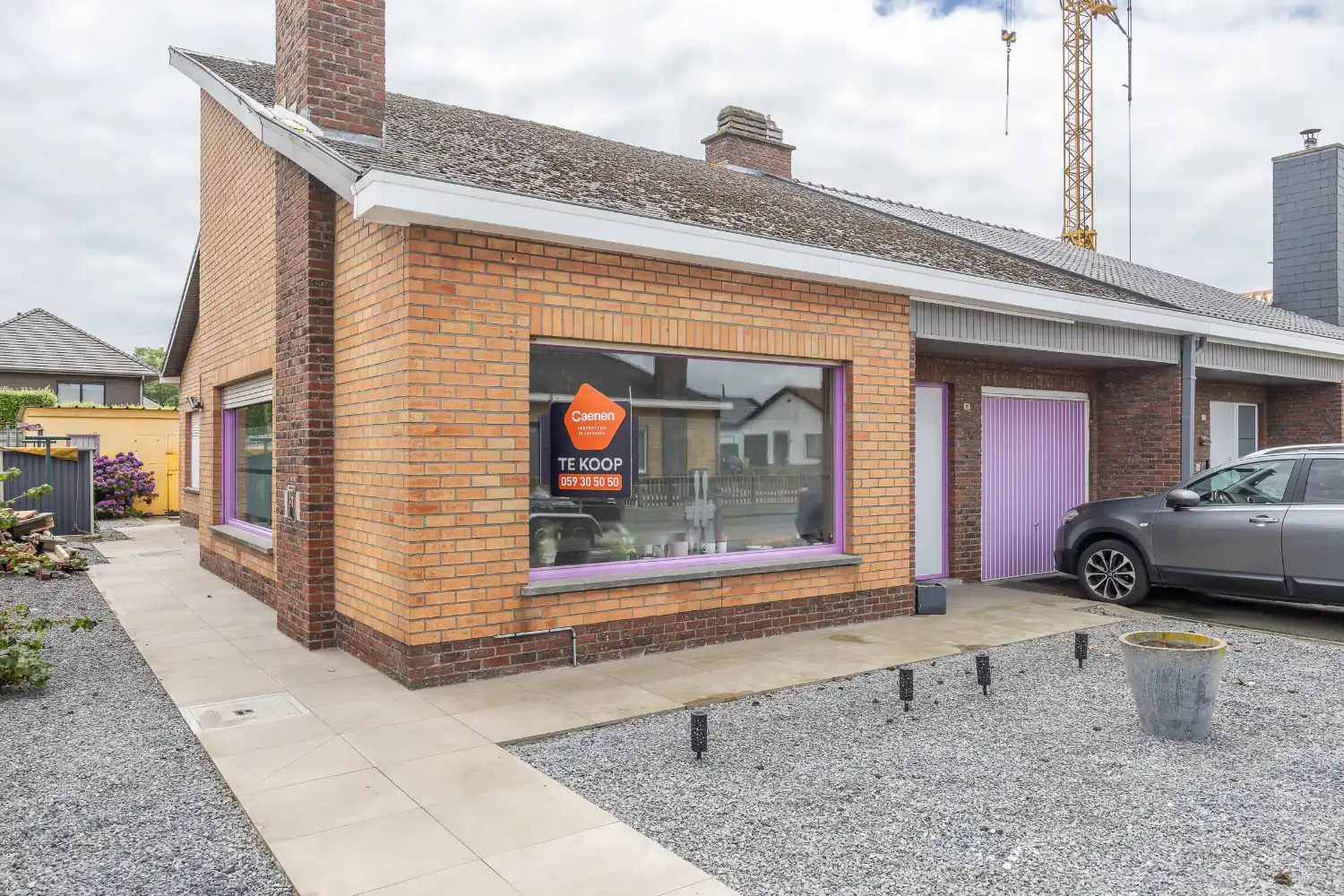 Te renoveren halfopen woning met veel potentieel foto 5