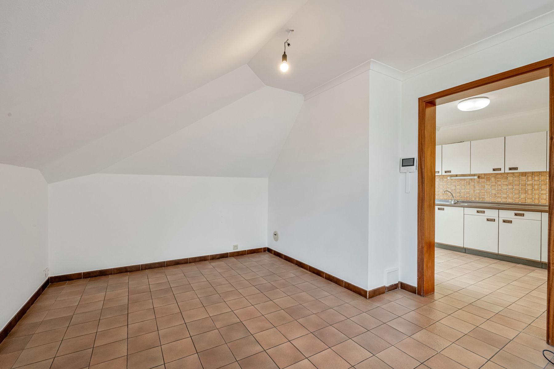 Appartement met 2 slpk een terras en garage met berging foto 6