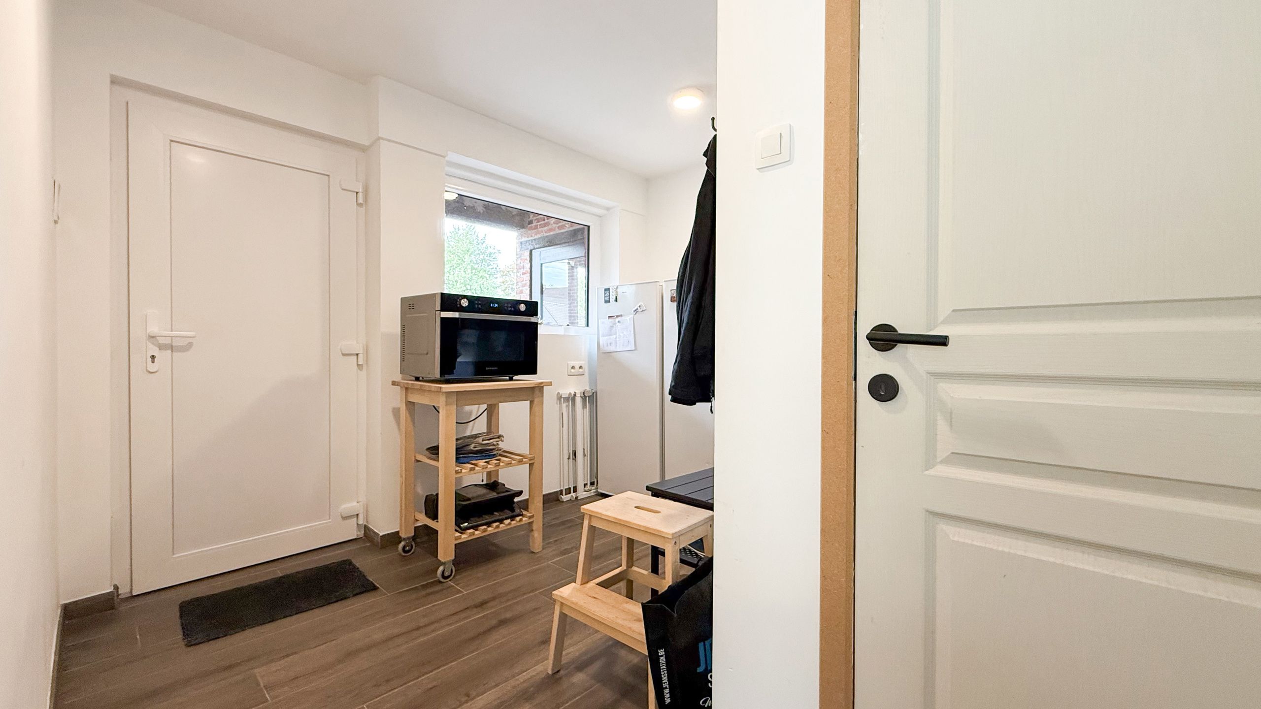 Karaktervolle open instapklare bebouwing met zeer ruime tuin! foto 14