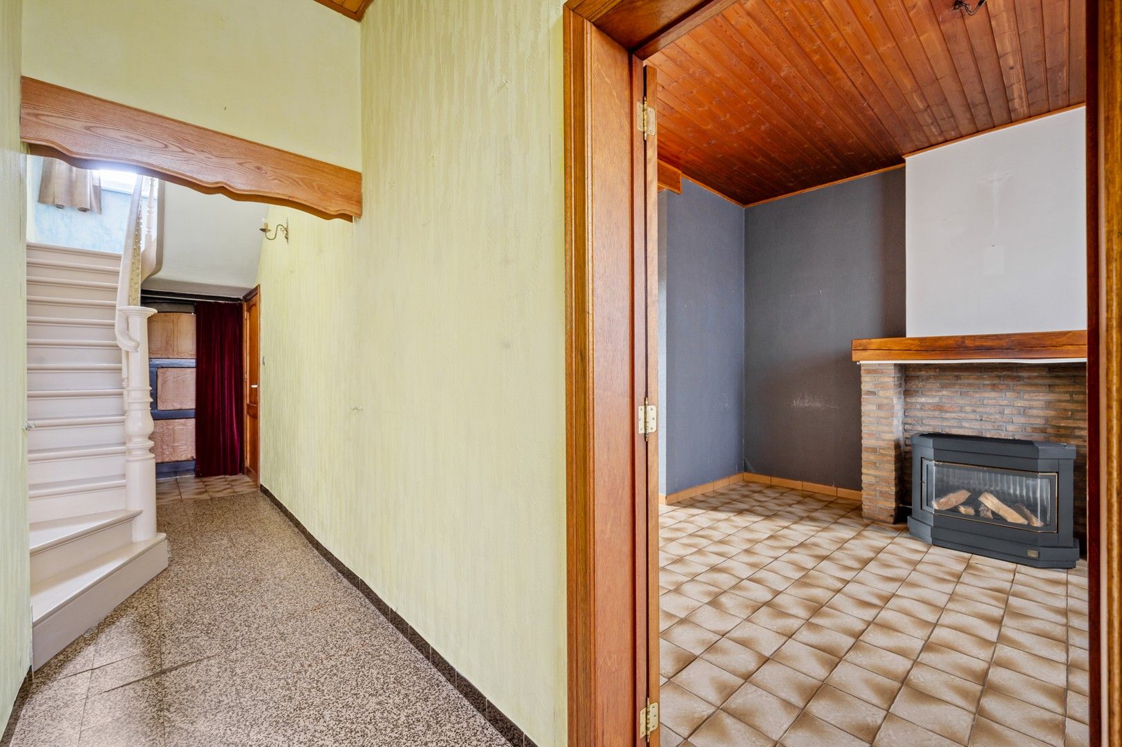 Te renoveren charmante woning in de dorpskern van Westmeerbeek! foto 11